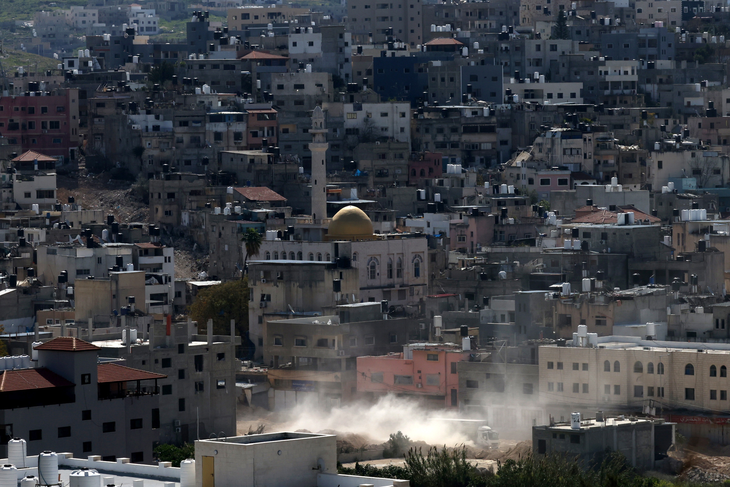 Sobe para 25 mil o número de palestinianos deslocados de campos na Cisjordânia