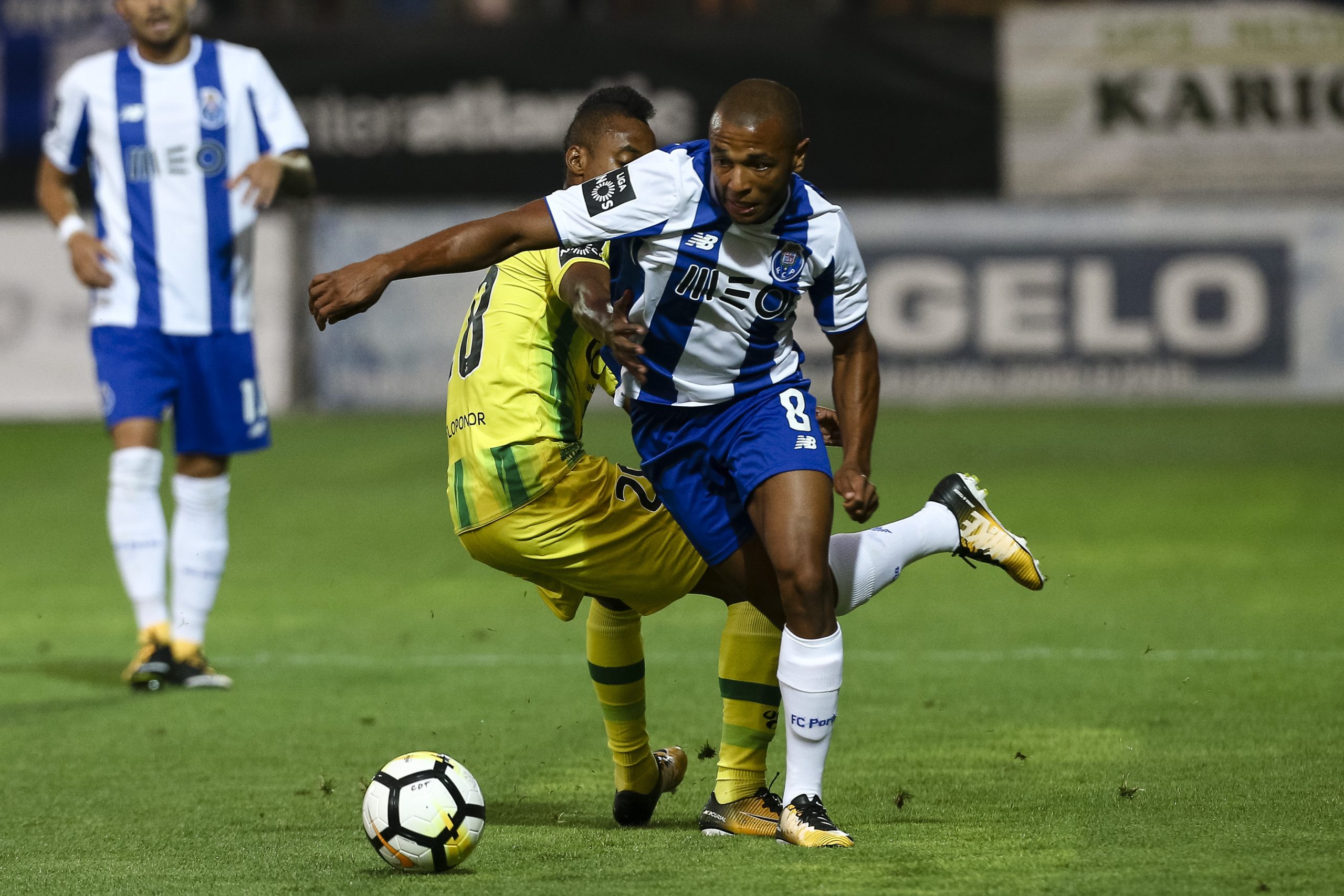 Brahimi condicionado a dois dias do FC Porto-Moreirense