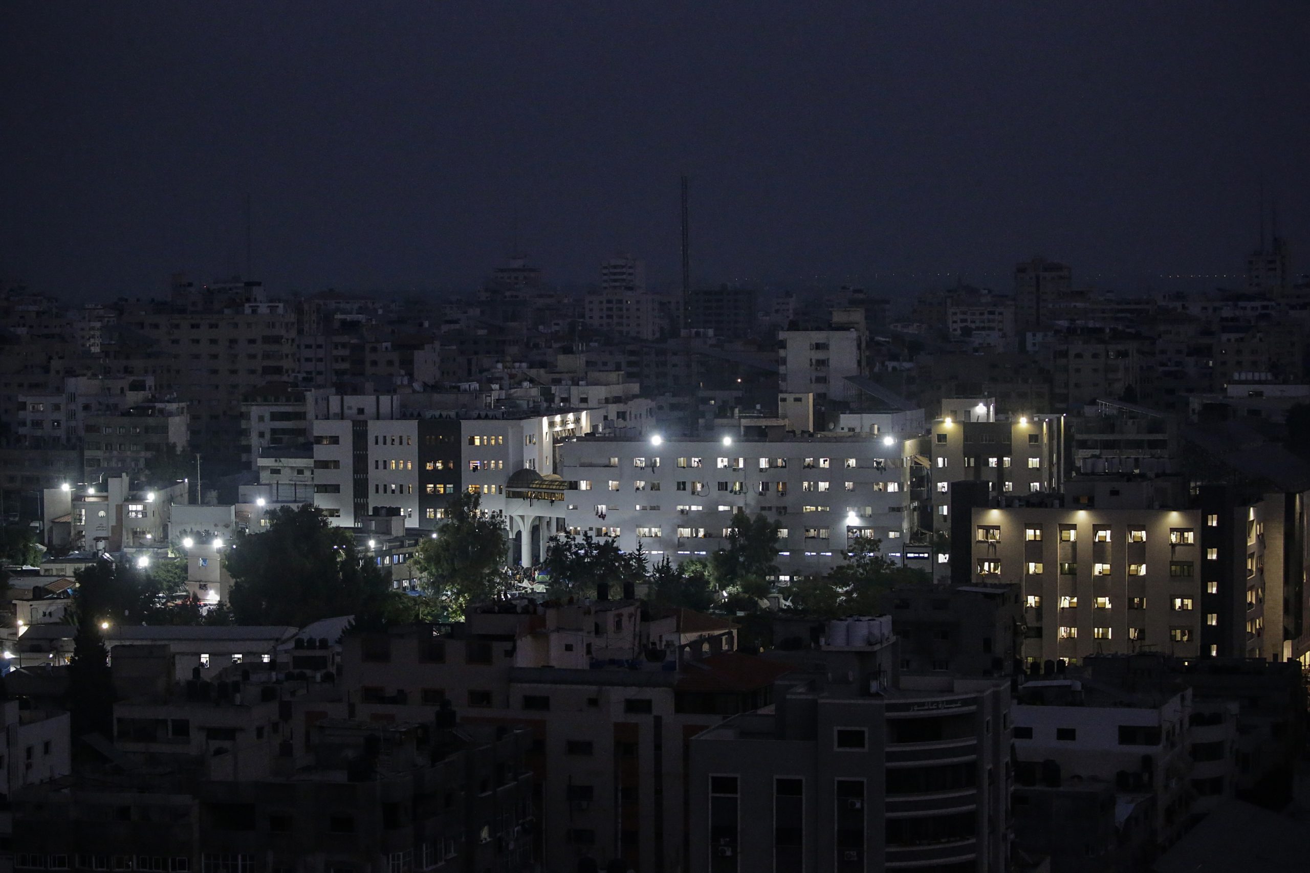 Hamas diz que 32 bebés prematuros no hospital Al-Shifa foram retirados