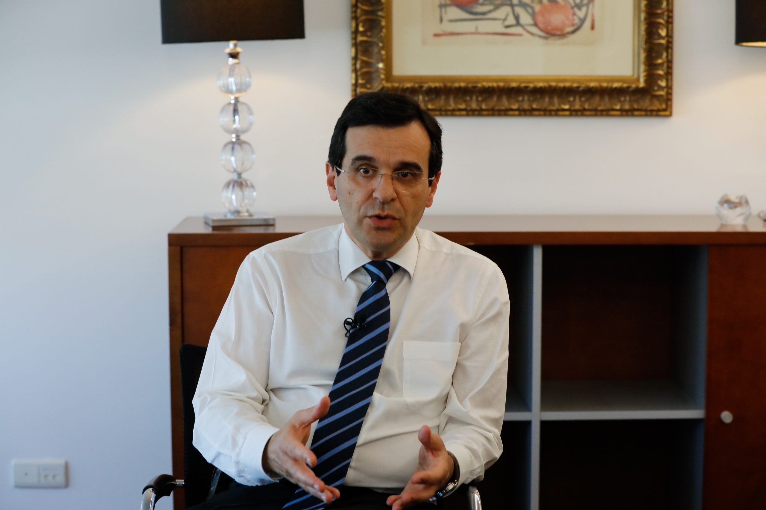 Ministro da Saúde afirma que assistência às grávidas está a ser assegurada