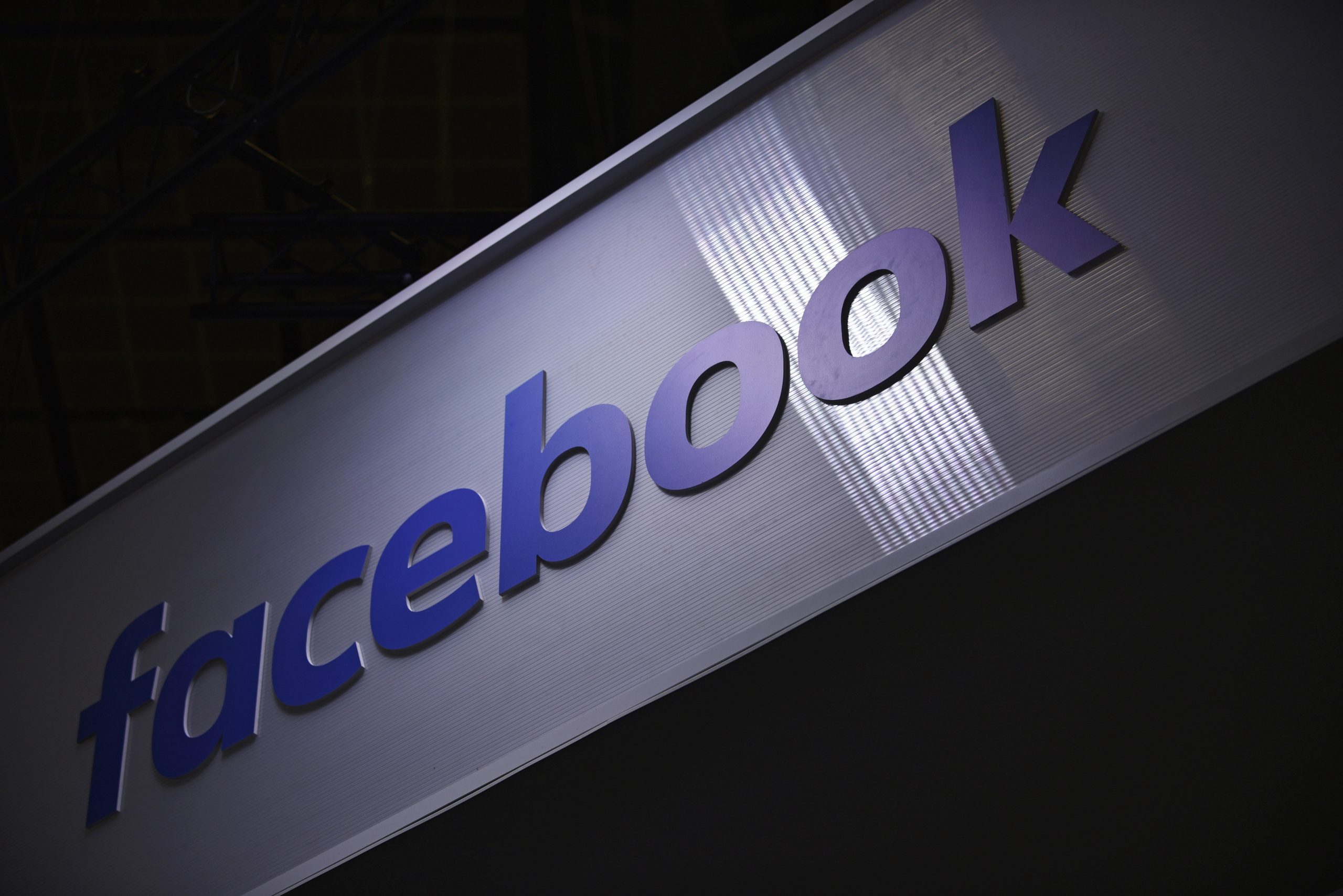 Bruxelas admite que moeda criada pelo Facebook possa necessitar de autorizações na União Europeia