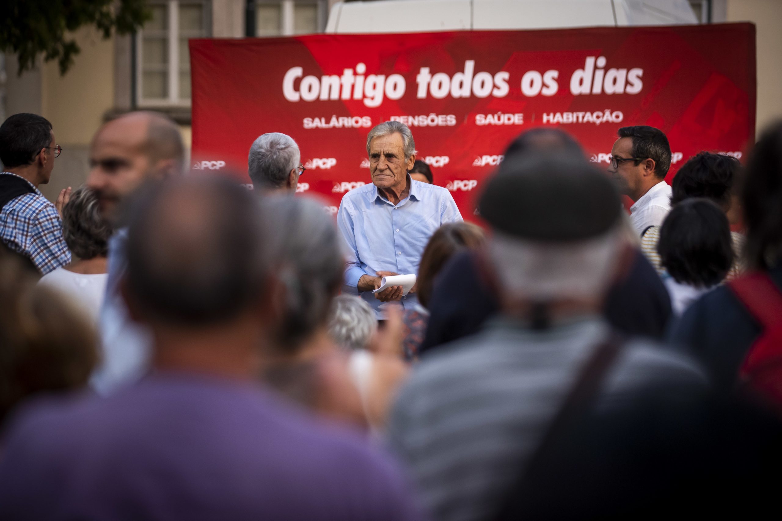 Jerónimo de Sousa acusa PS e PSD de adiarem decisão de localização do novo aeroporto