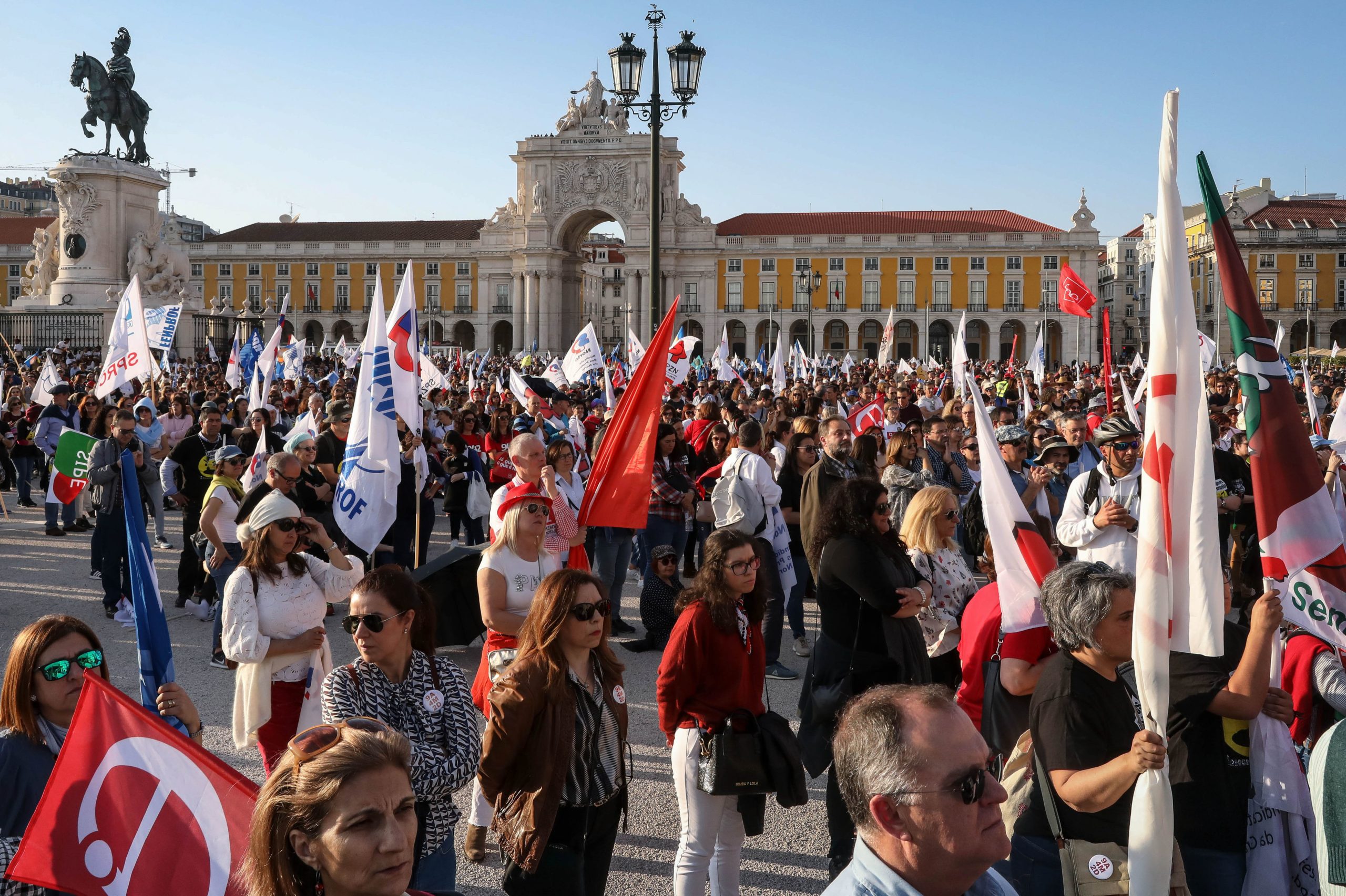 Sindicato Independente dos Professores considera que há “falta de clareza” nos valores do governo