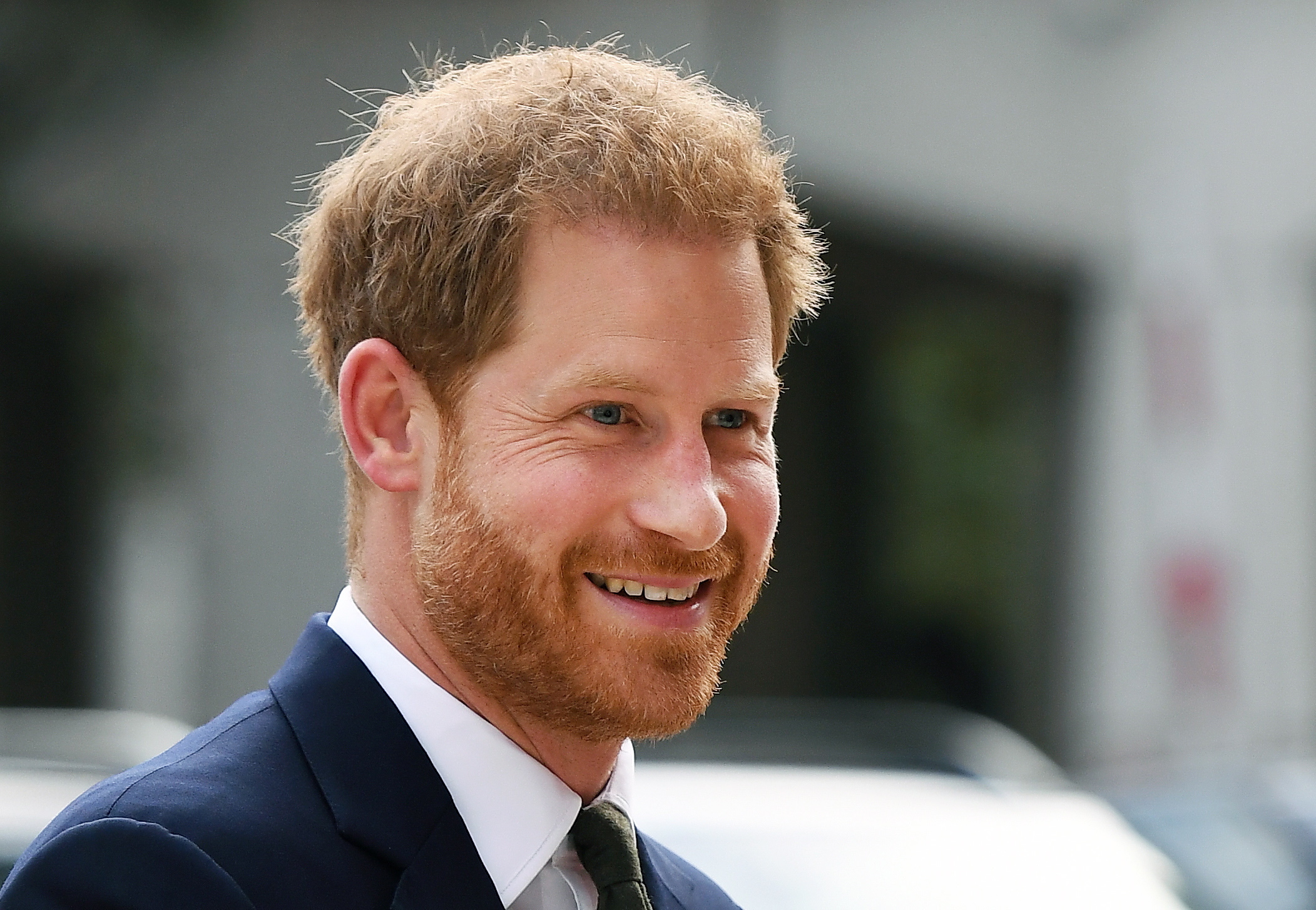Tribunal declara que príncipe Harry foi vítima de escutas telefónicas “extensas” por parte dos jornais do Mirror Group