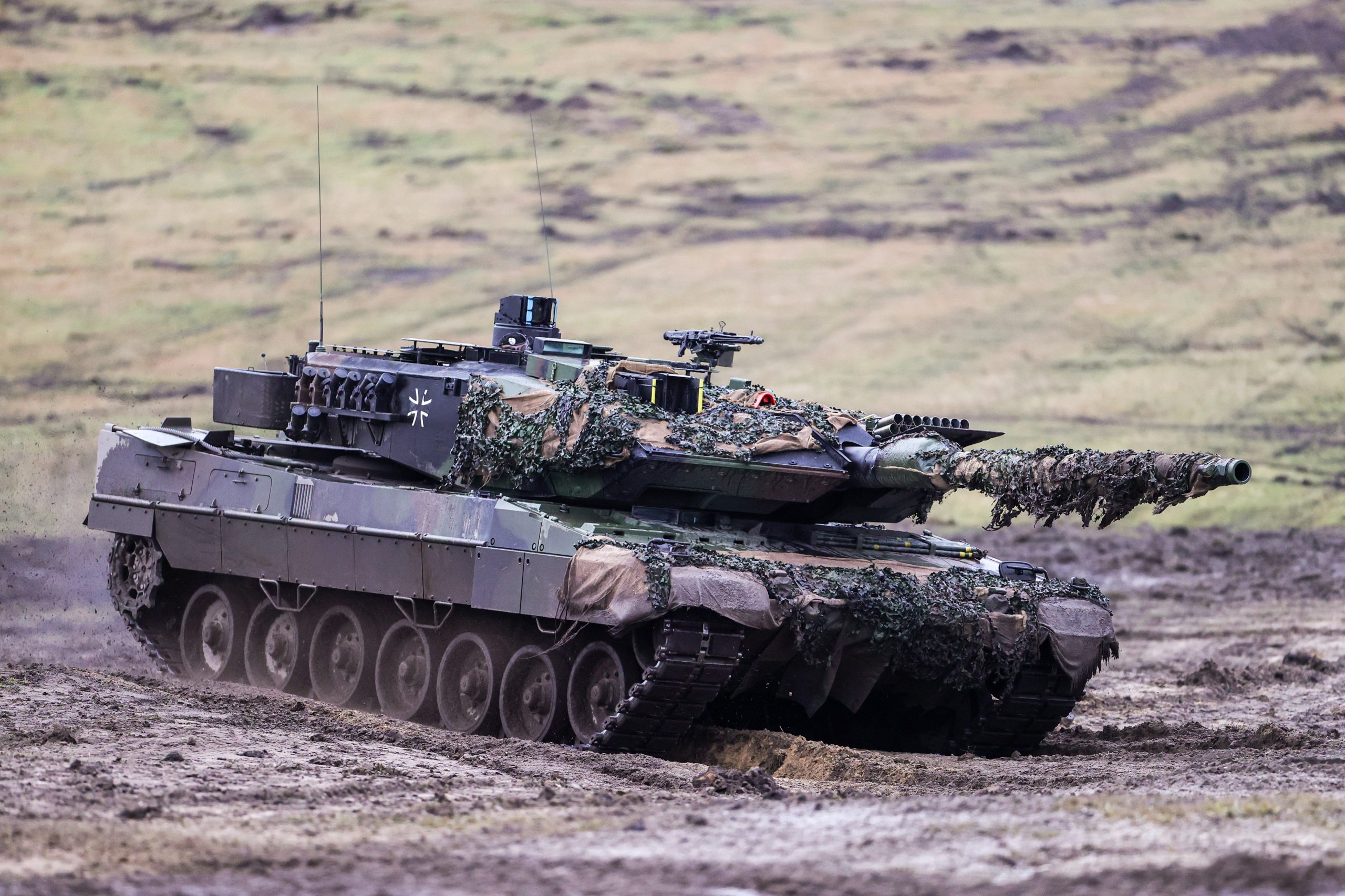 Incêndio em plataforma de transporte de tanque Leopard 2 já foi extinto