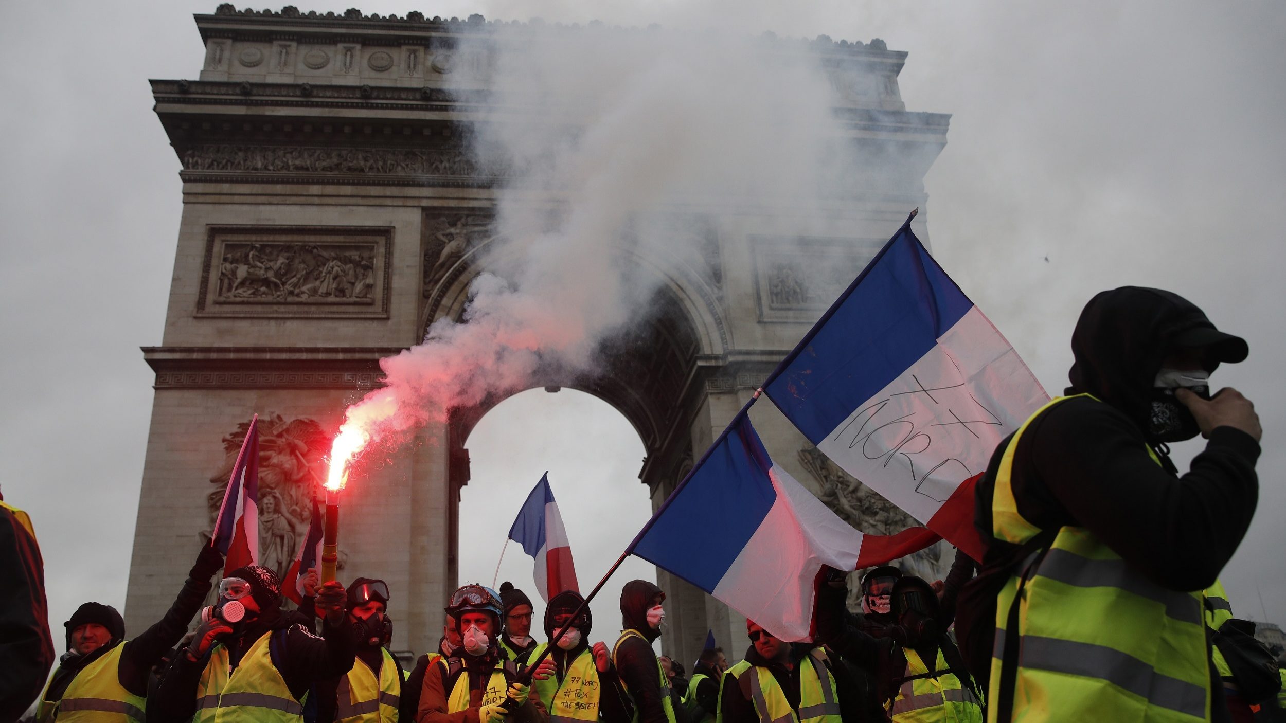Jogo da liga francesa adiado devido a manifestação do movimento coletes amarelos