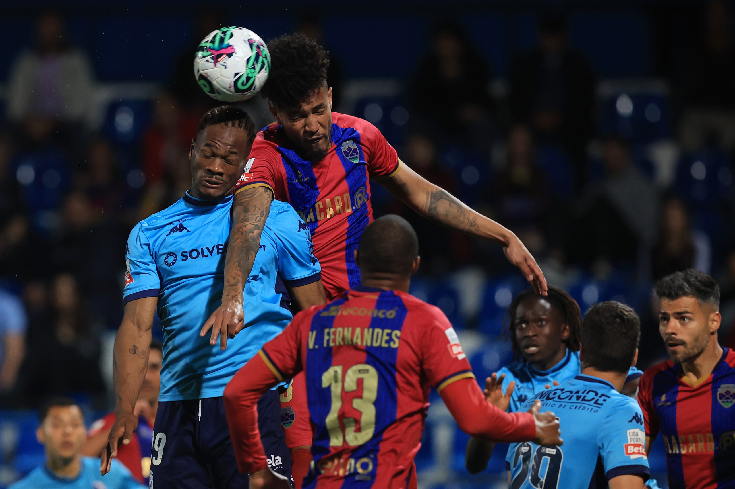 Desportivo de Chaves vence Vizela e ‘entrega’ lanterna-vermelha da I Liga