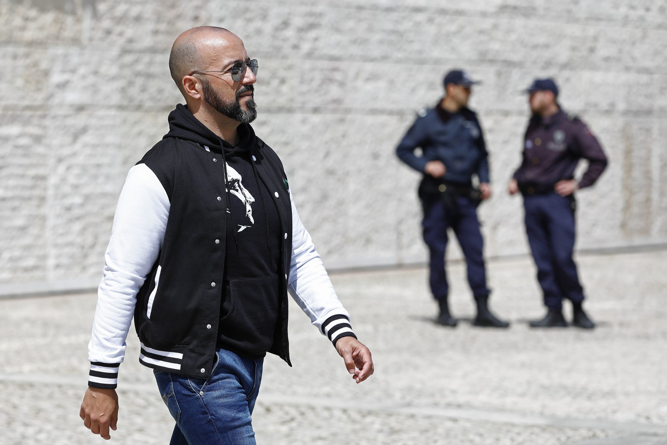 Ucrânia: Mário Machado volta sexta-feira, “não chegou a combater” e retoma apresentações às autoridades