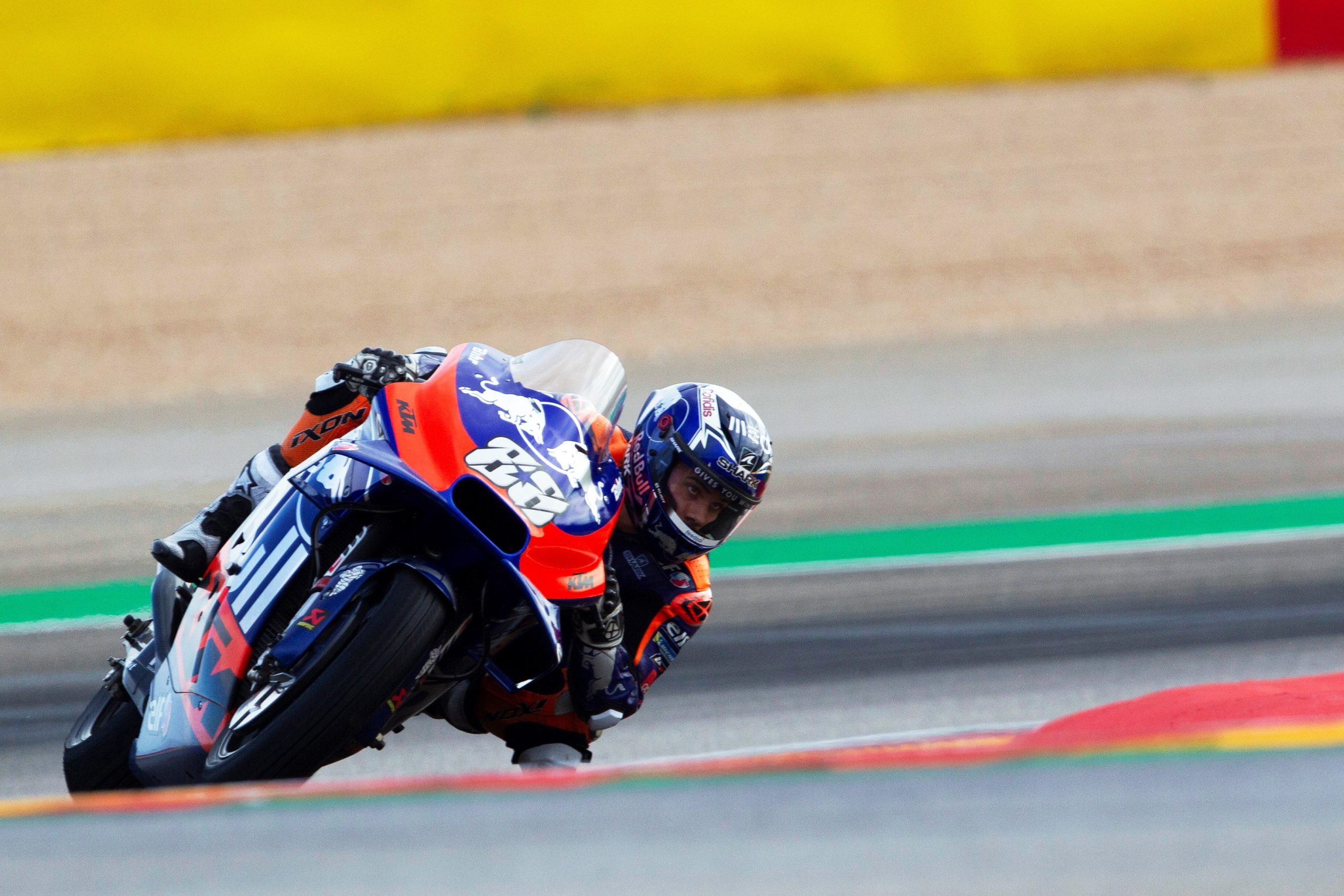Miguel Oliveira promovido à equipa oficial da KTM em 2021