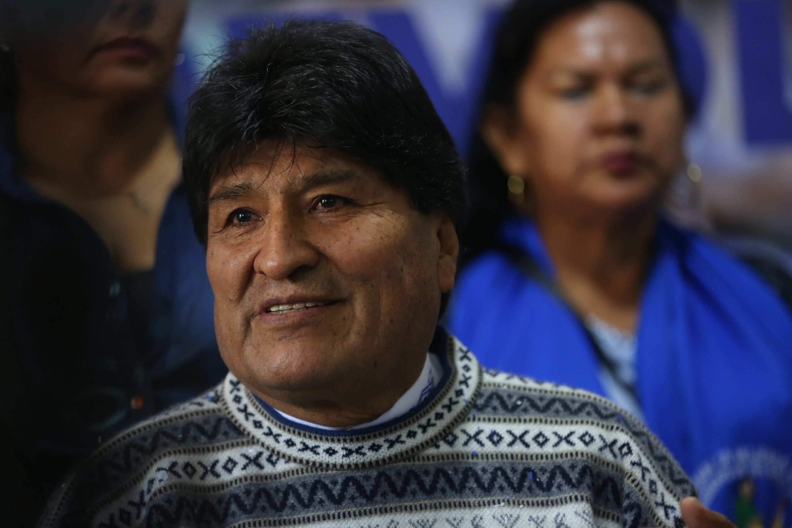 Apoiantes de Evo Morales ocupam quartel e sequestram 20 militares na Bolívia