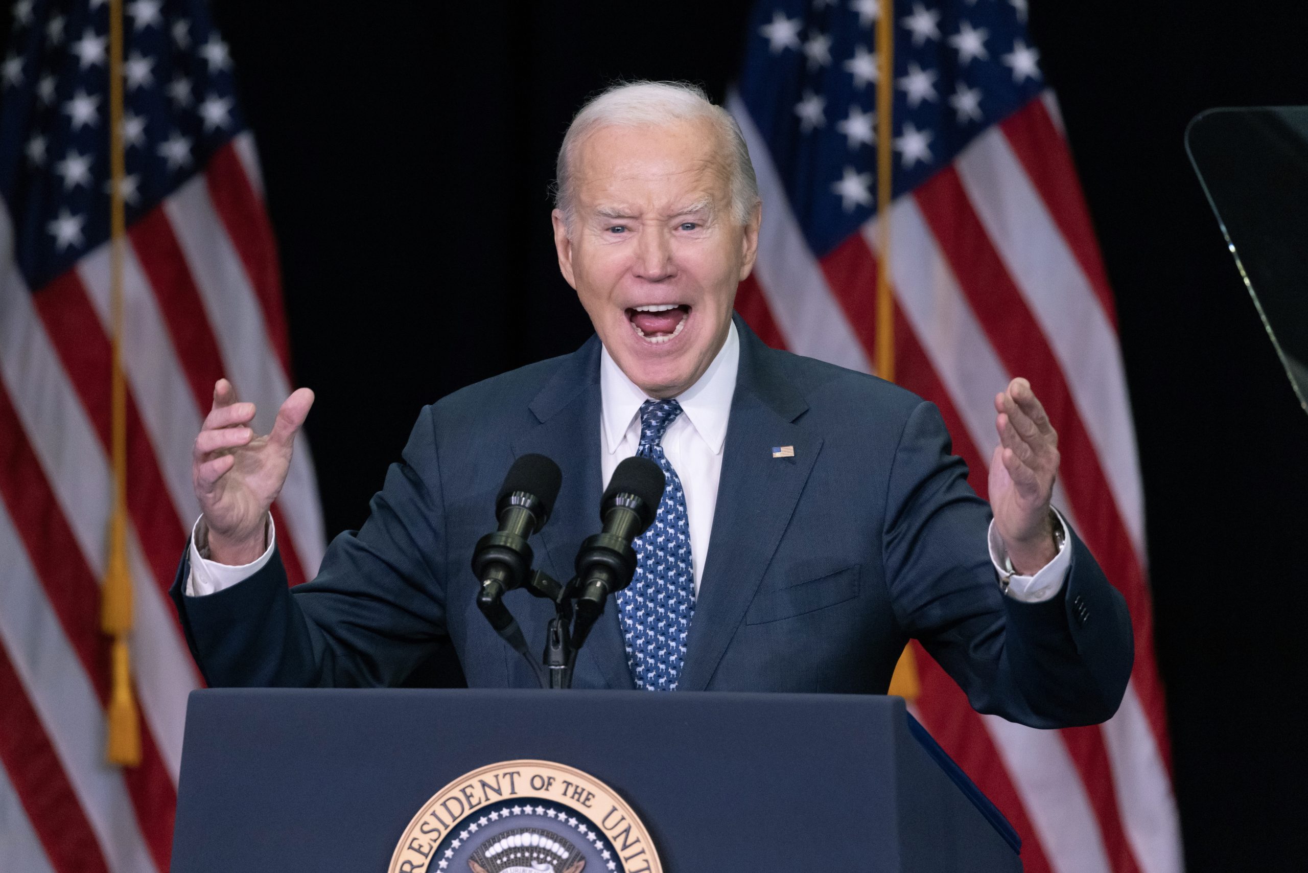 Biden reteve e divulgou intencionalmente documentos classificados no pós-Obama