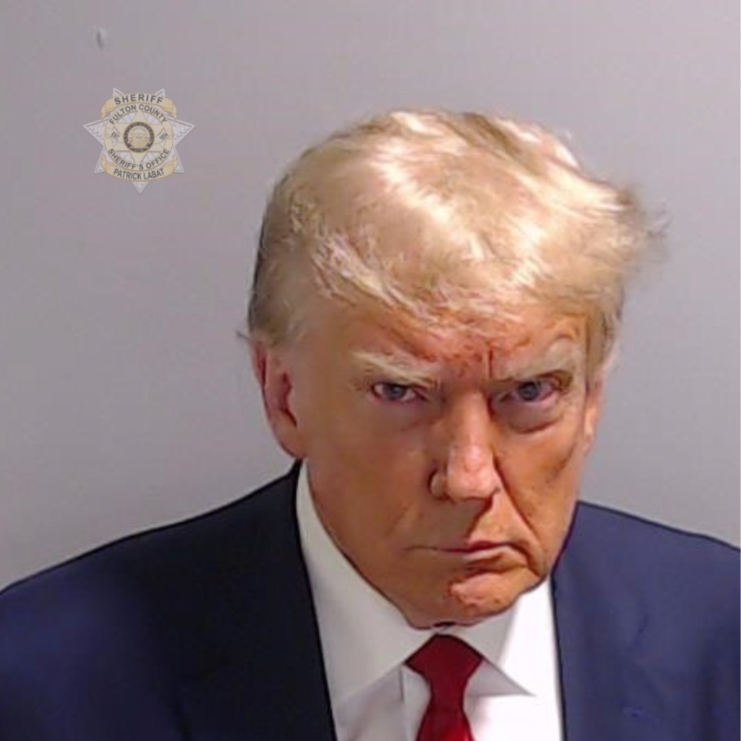 Equipa de campanha de Trump informa que arrecadou 7,1 milhões de dólares com a histórica ‘mugshot’