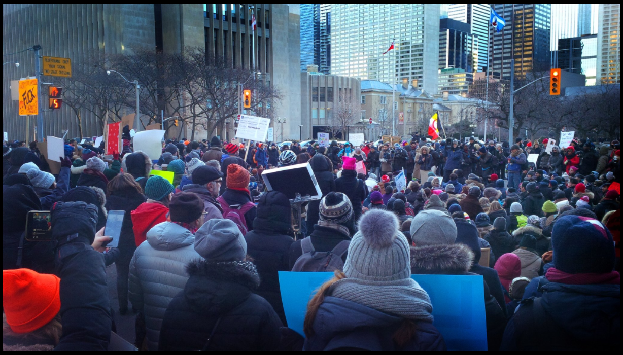 Canadá: Centenas de pessoas em protestos em Toronto contra política de imigração de Trump