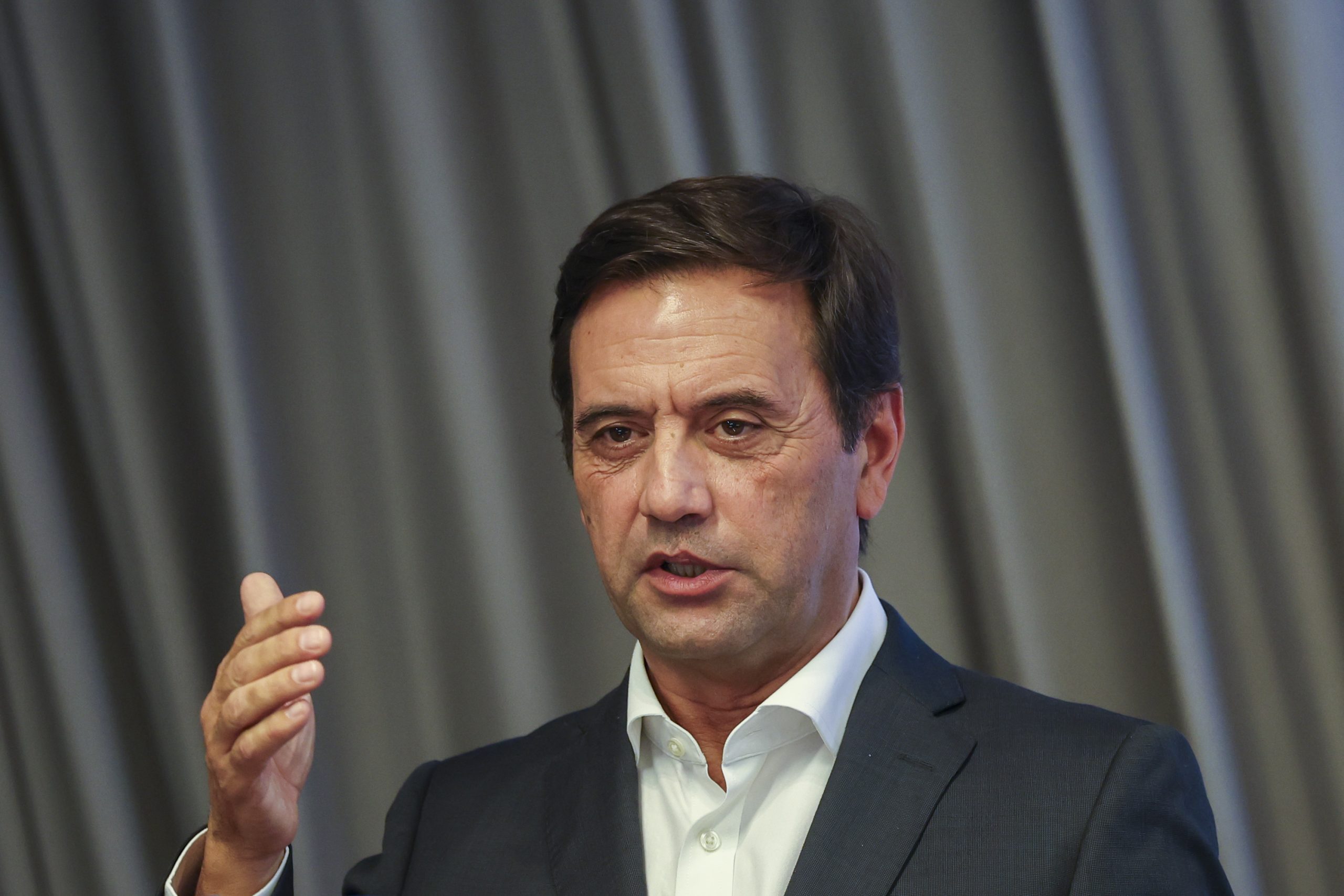 “Não podemos aceitar que, numa economia de futuro, haja um aeroporto dentro da cidade”, diz CEO da TAP