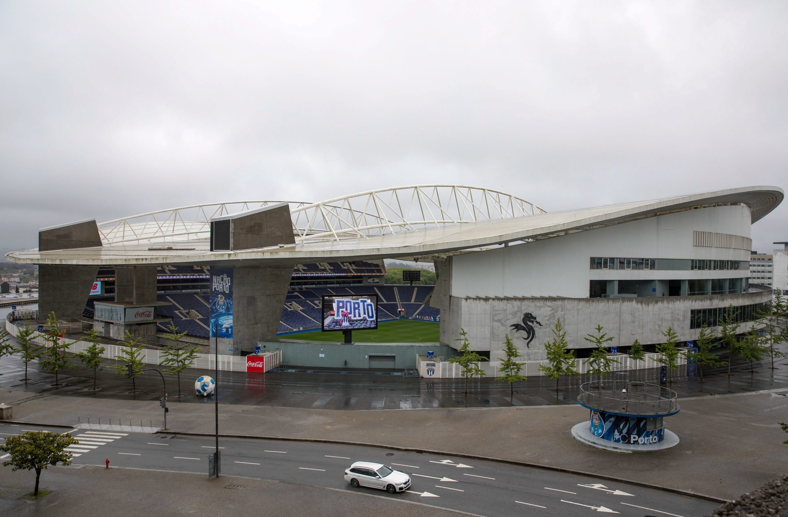 Operação ‘Bilhete Dourado’ apreende 3.000 ingressos do FC Porto e 44.400 euros