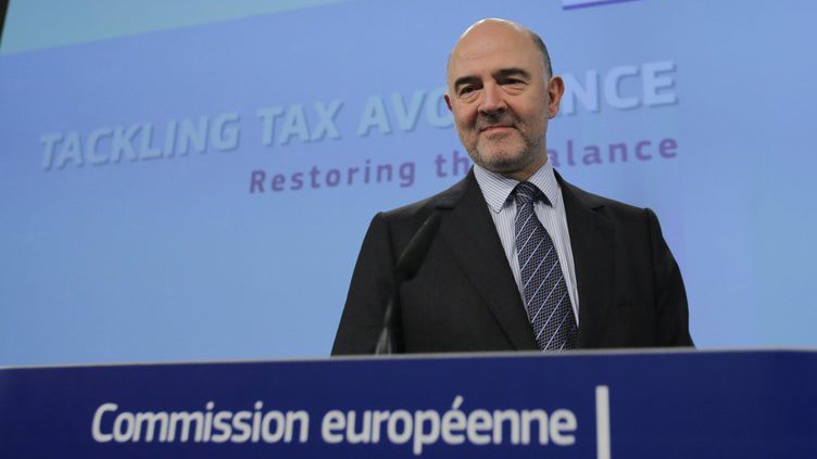 Bruxelas não interfere em políticas nacionais, diz Moscovici. Mas não hesitará em dar conselhos