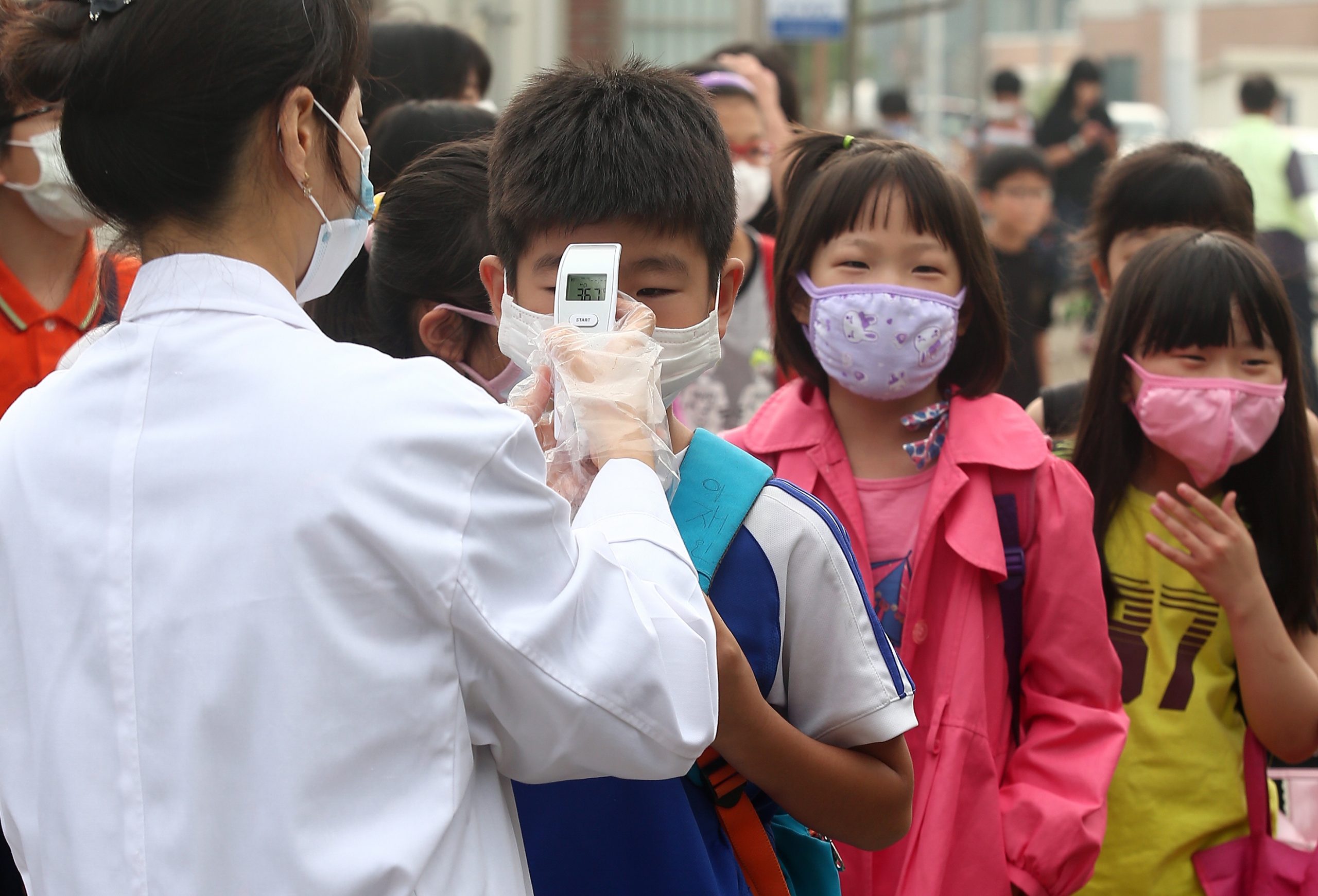 Centro Europeu de Controlo de Doenças confirma que novo vírus detetado na China se transmite entre humanos