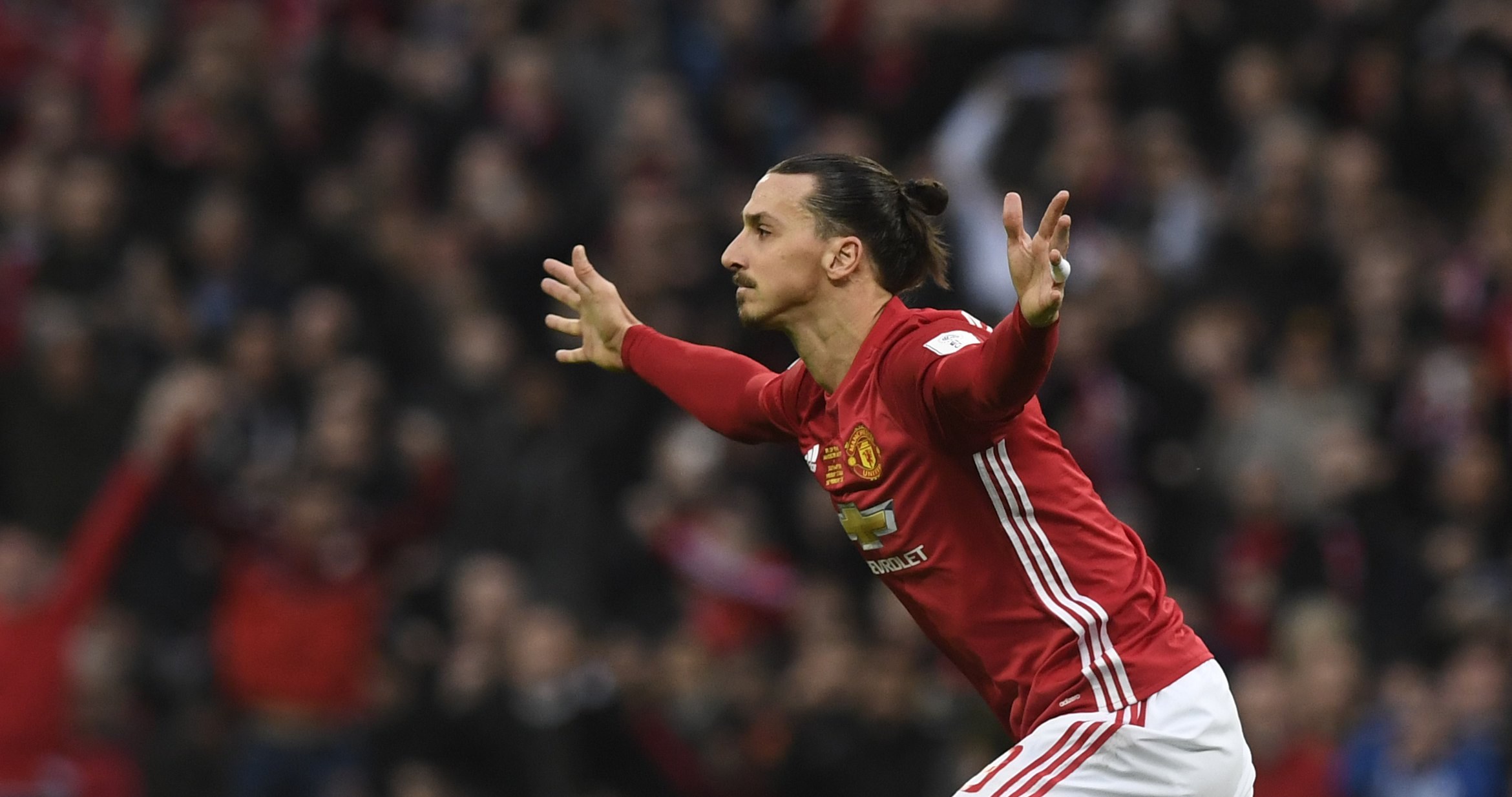 “Nasci velho e morrerei jovem”. Zlatan compara-se a Benjamin Button