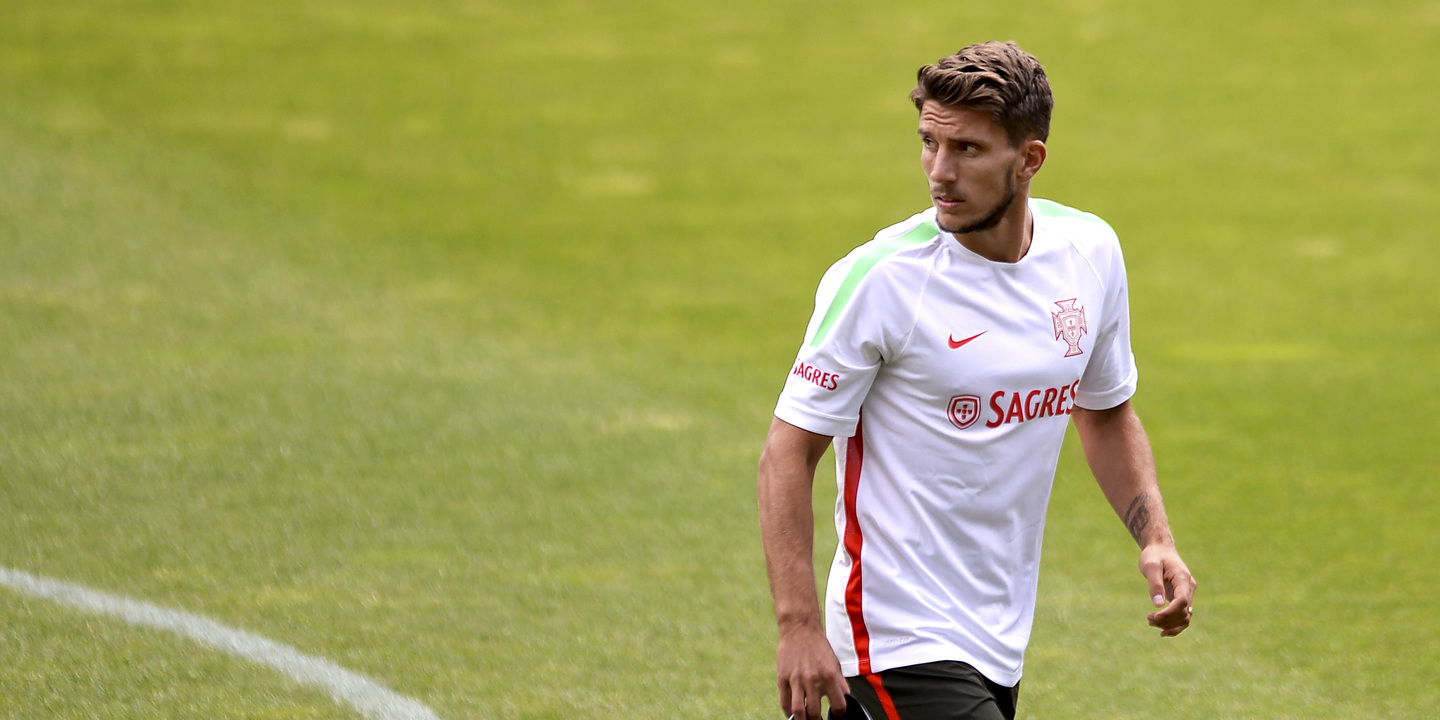 Covid-19: Wuhan, de Daniel Carriço, regressa à China e fica em quarentena
