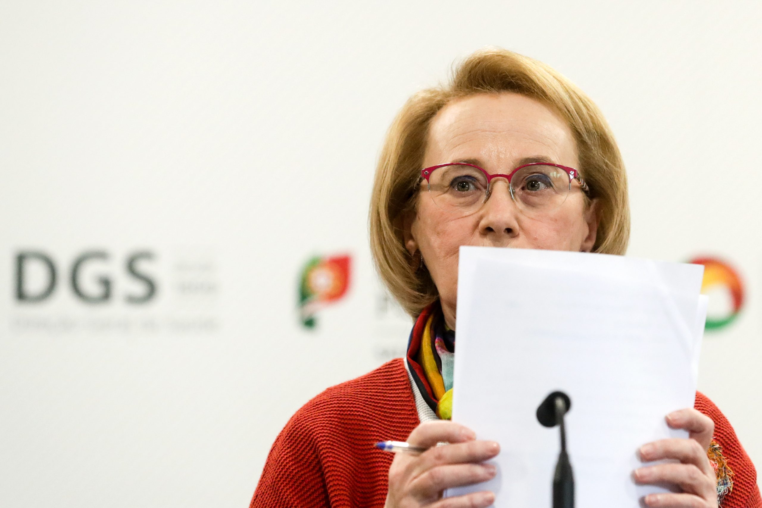 Covid-19: Graça Freitas está “em franca recuperação”. Outras duas pessoas da DGS que estiveram infetadas já regressaram ao serviço
