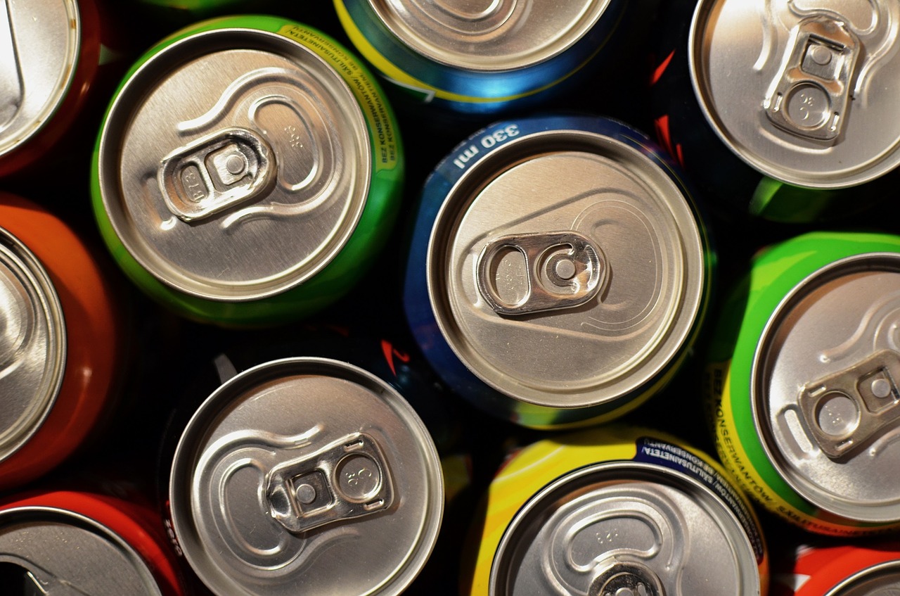 Alimentação saudável: ministérios querem rever imposto sobre de bebidas açucaradas. Rótulos dos produtos alimentares e ementas escolares com novas orientações