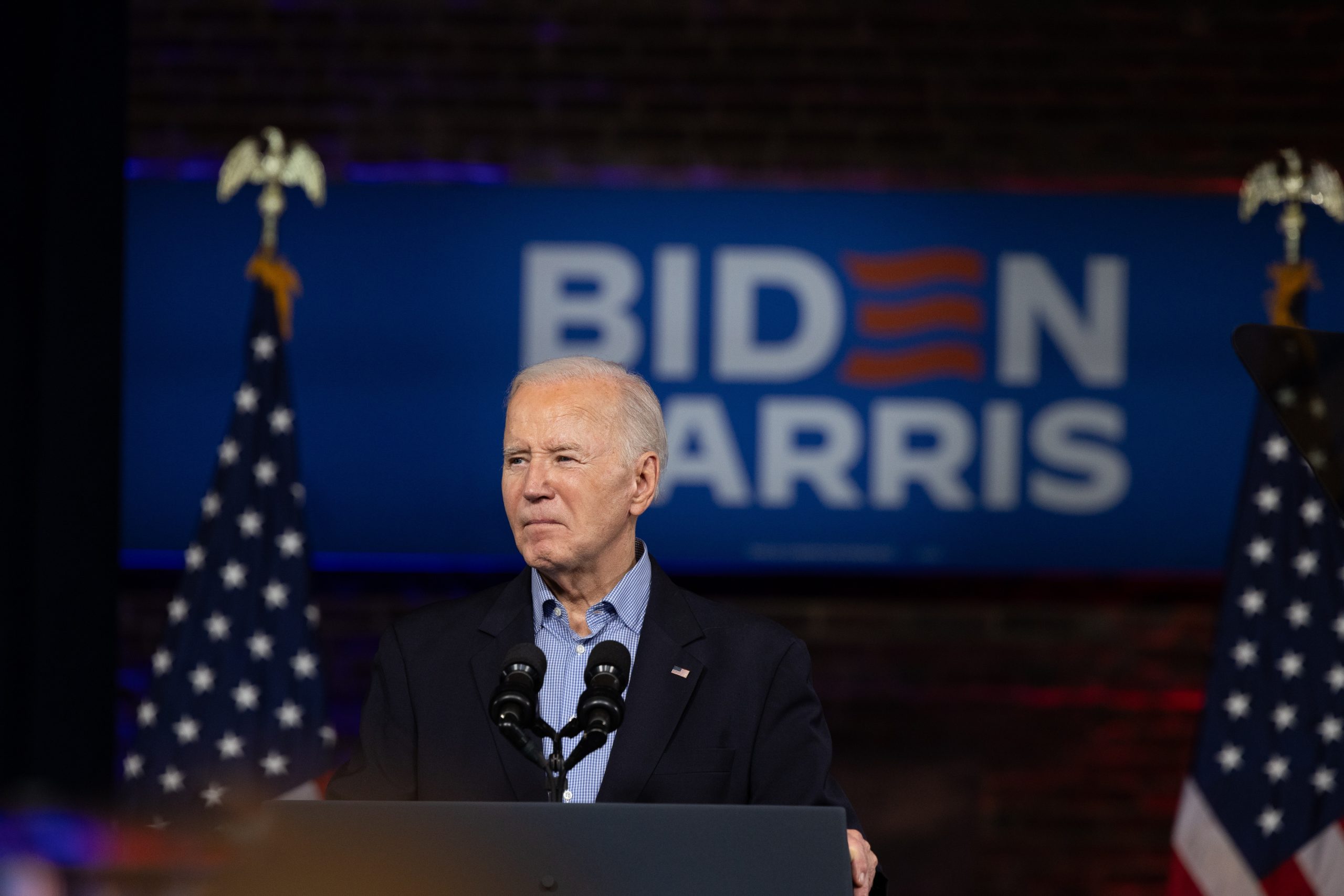 Biden lamenta ter usado palavra “ilegal” durante discurso do Estado da União