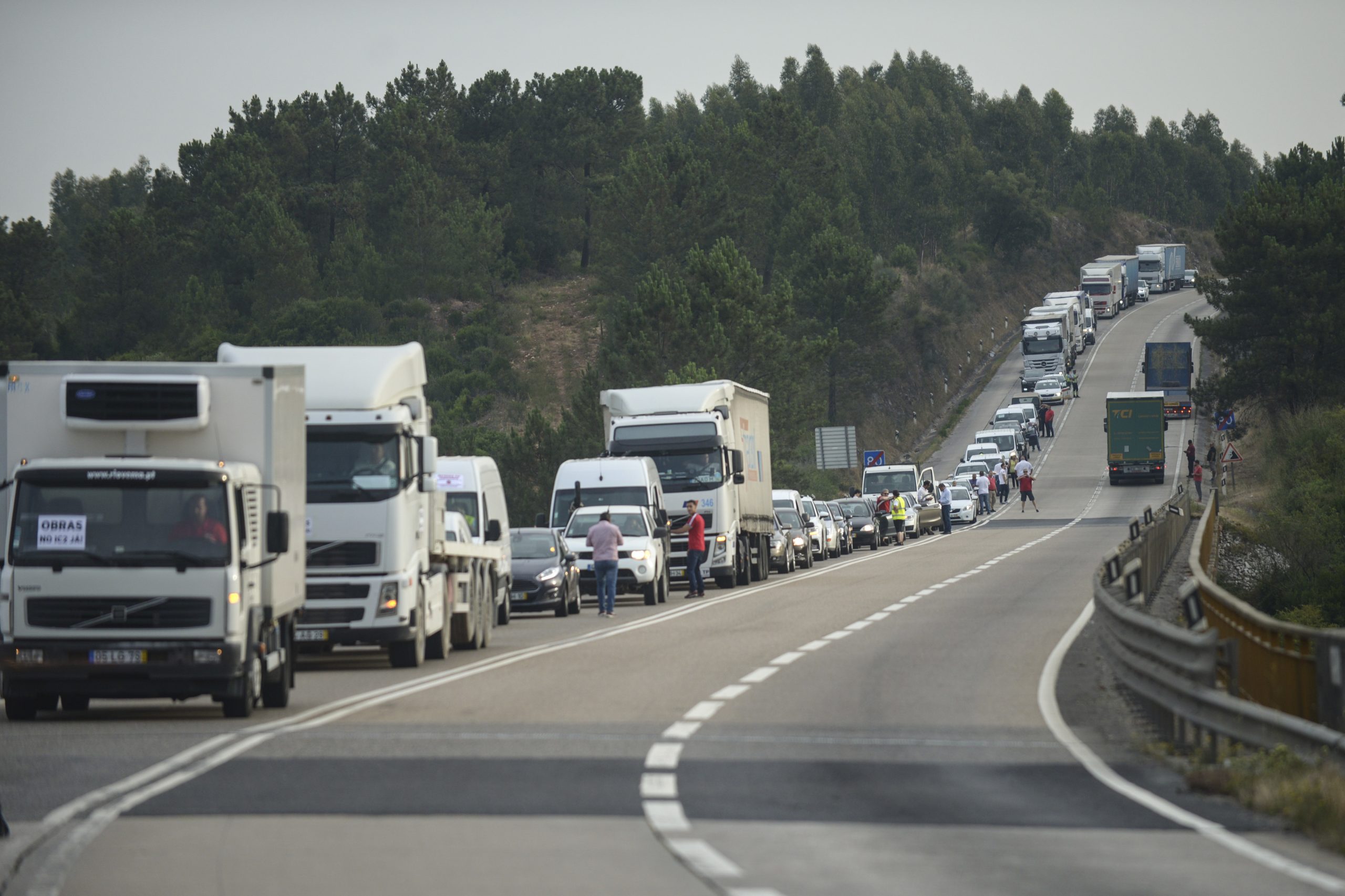 Utilizadores do IC2 “fartos” de promessas fazem sexta-feira nova marcha lenta