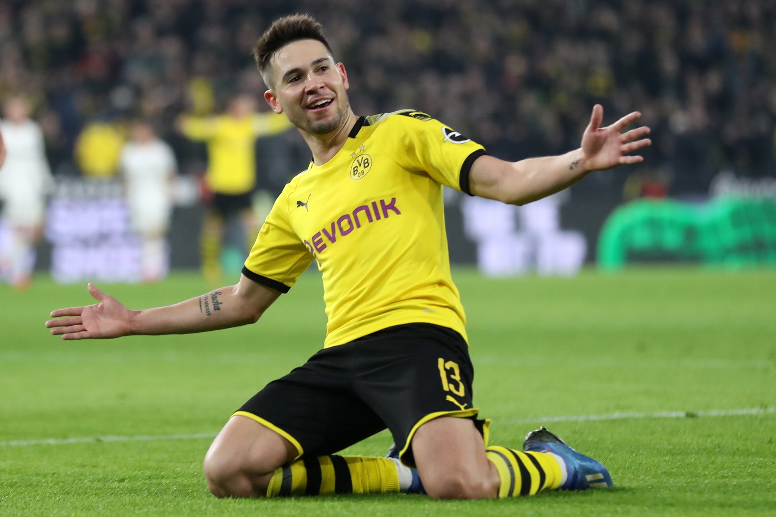 Raphaël Guerreiro fecha goleada do Dortmund ao Eintracht Frankfurt