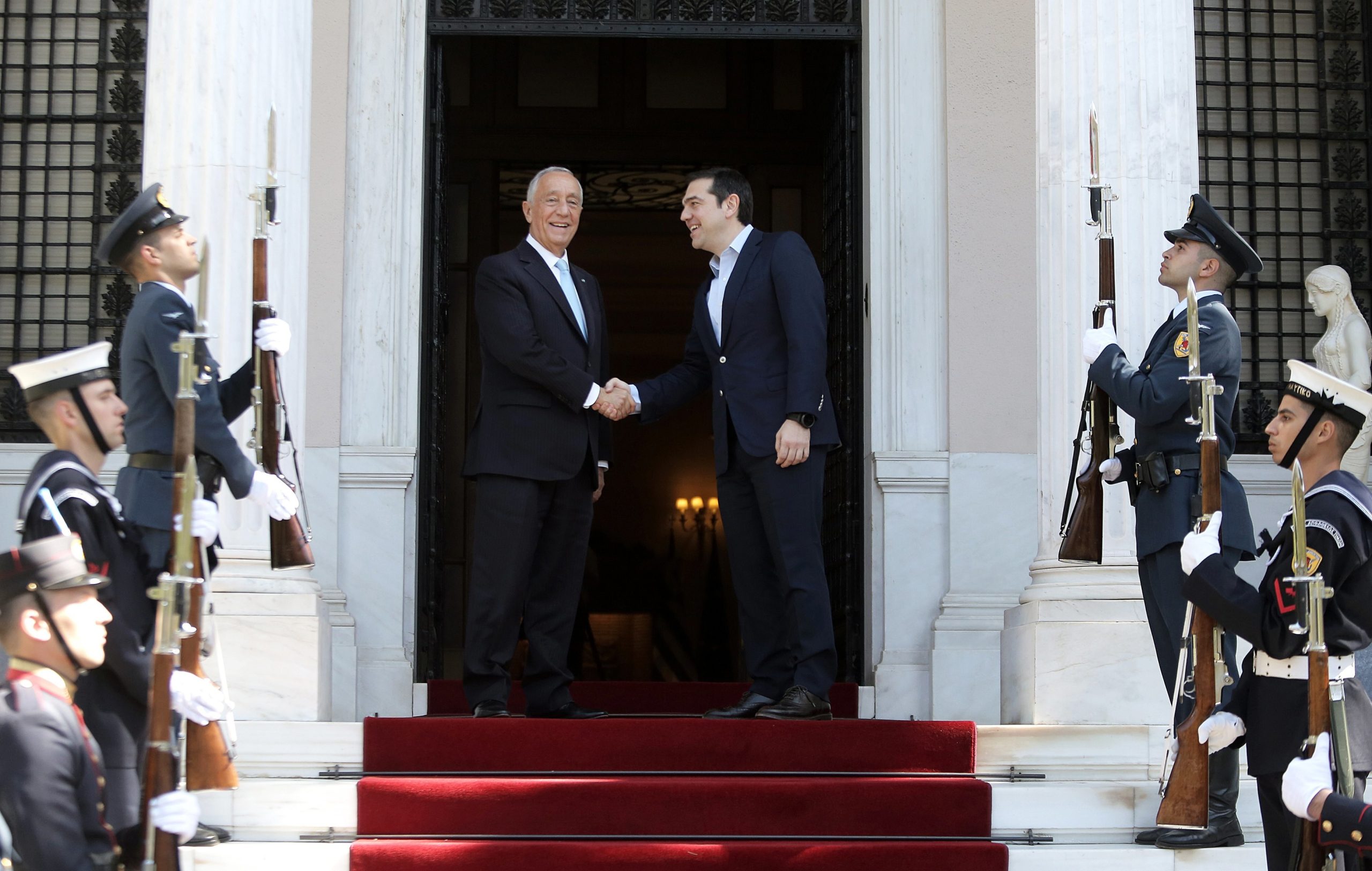 Marcelo de visita à Grécia: Podem contar com Portugal neste momento importante, diz o Presidente a Tsipras