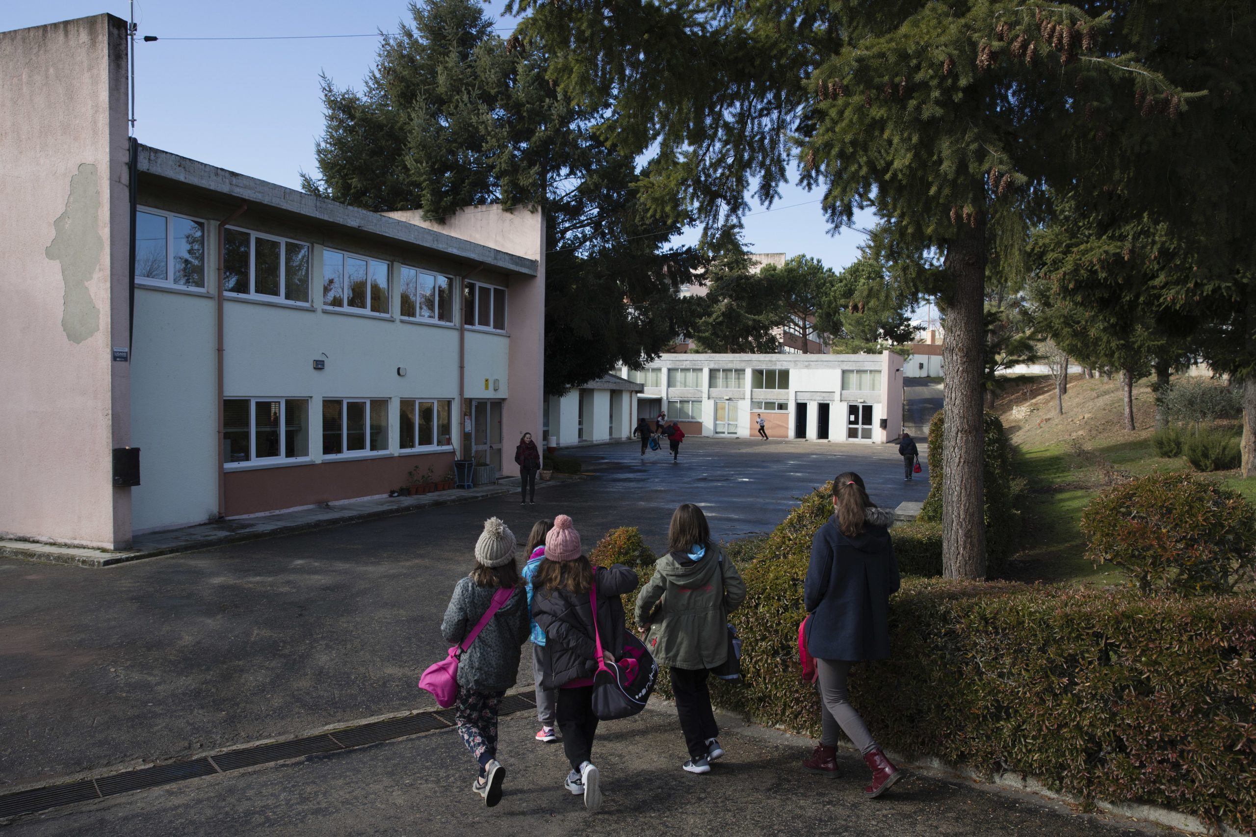 Covid-19: Escola básica do concelho de Miranda do Douro encerrada devido a surto