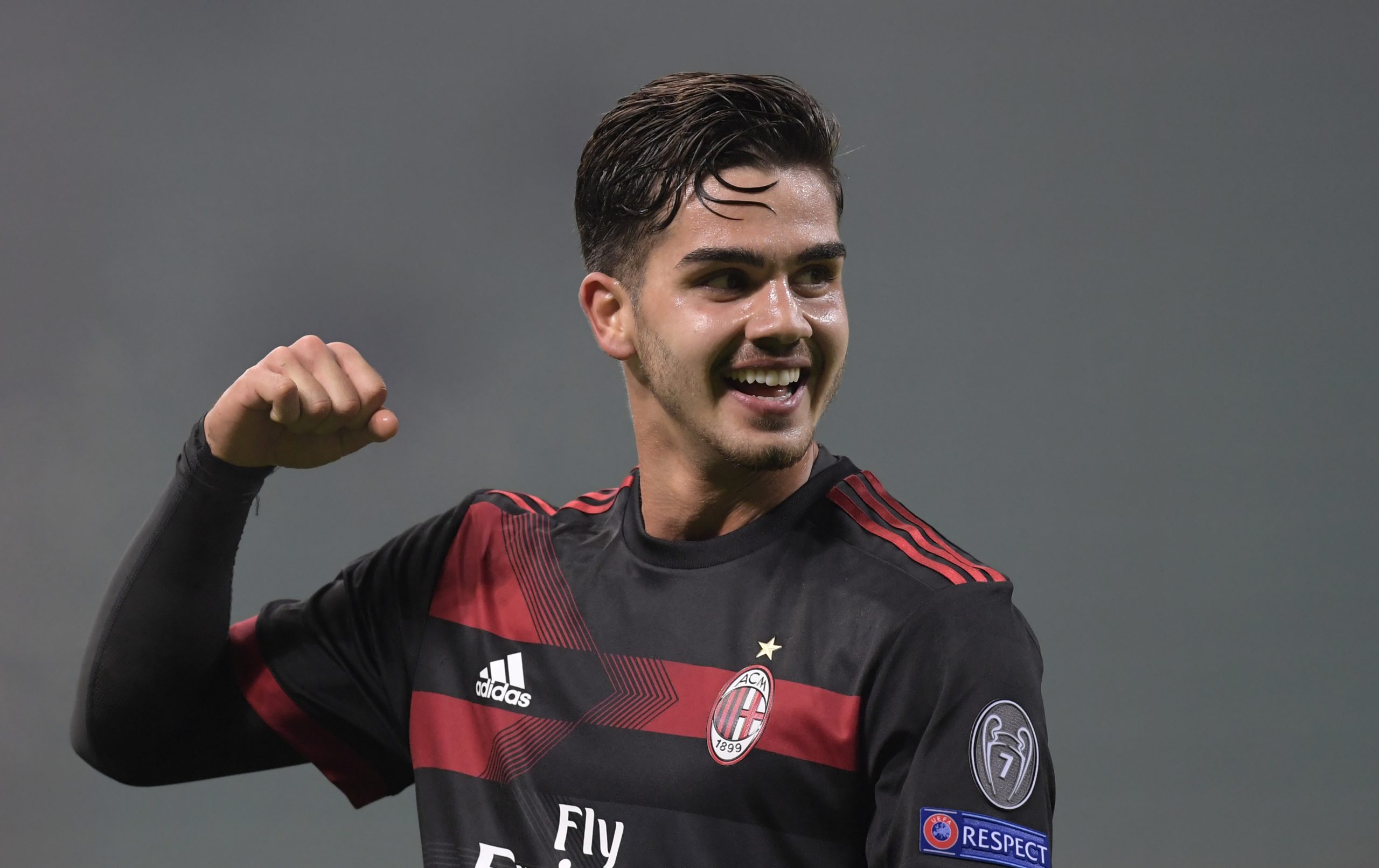 André Silva regressa aos golos e dá vitória ao AC Milan nos descontos