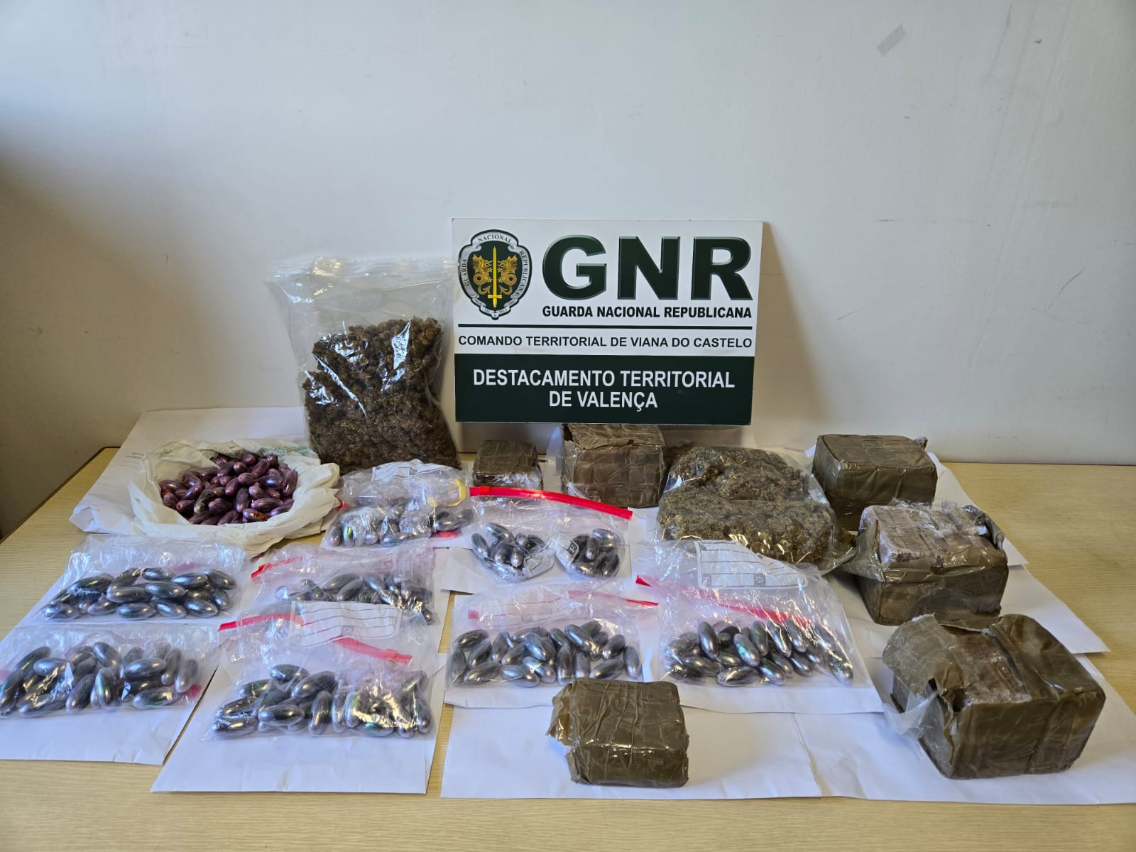 Mulher detida em Valença com mais de 14 mil doses de droga na A3