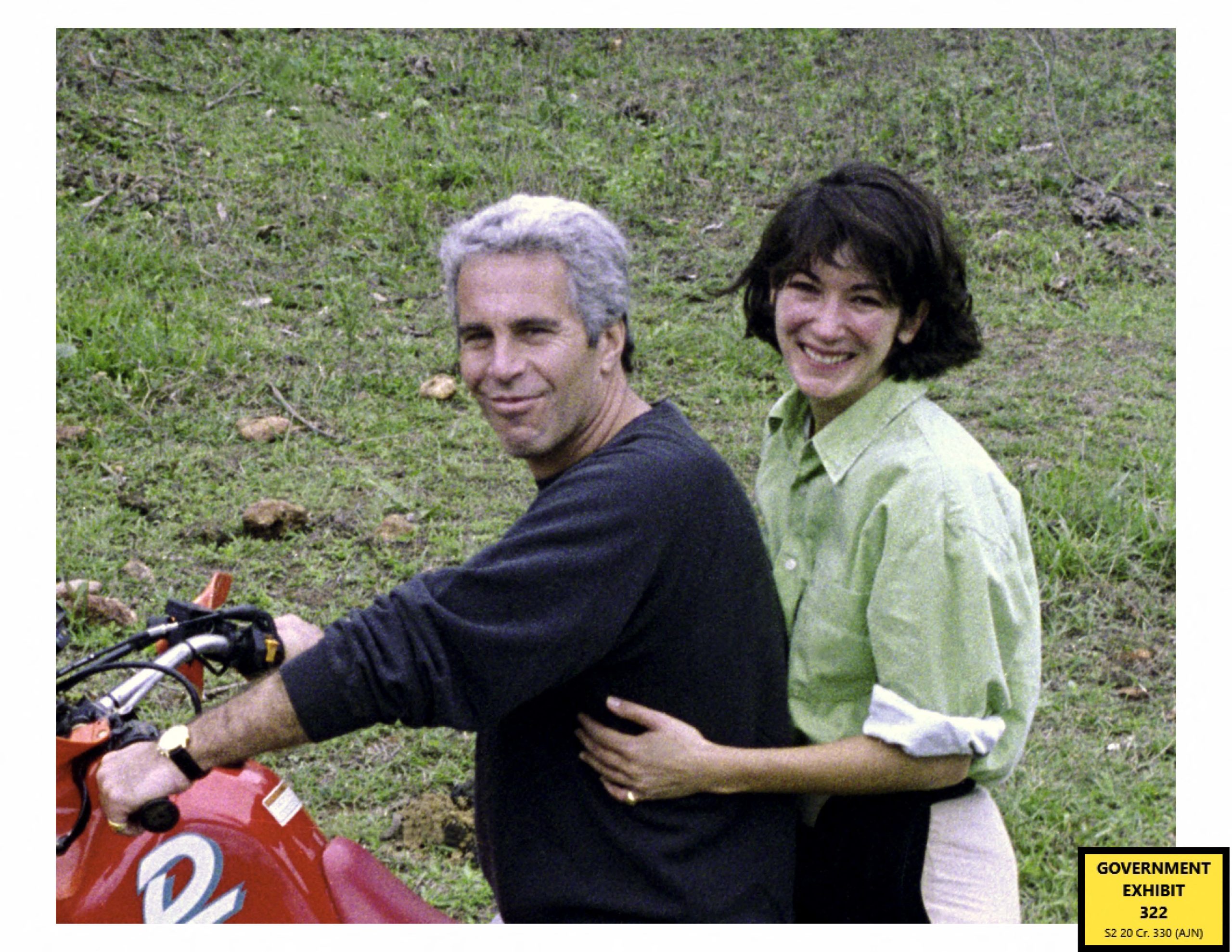 Cresce o escândalo em torno de Epstein depois da publicação de uma série de cartas de figuras famosas