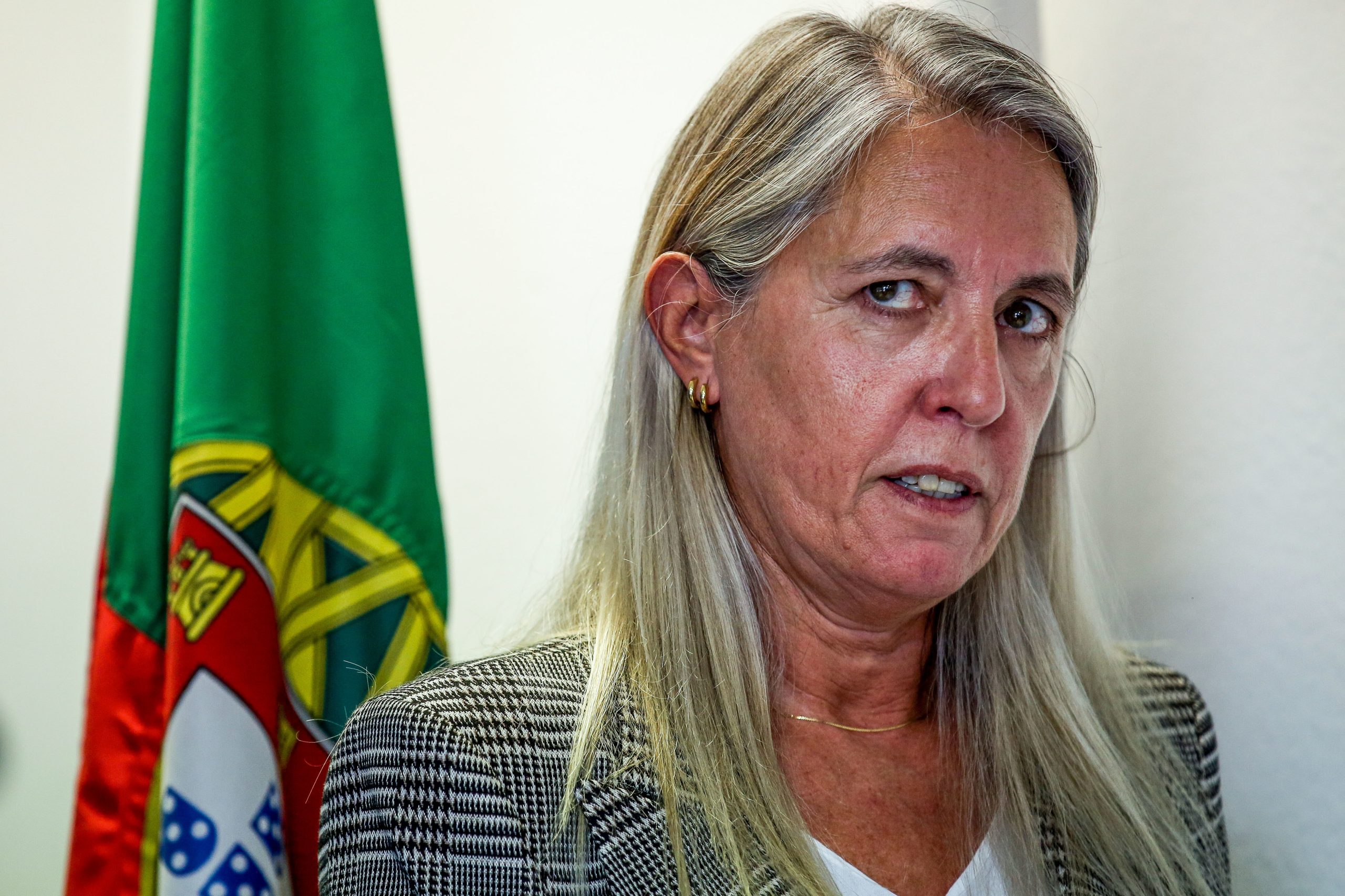 Chega questiona MAI e BE requer audição de Eduardo Cabrita. Nomeação da antiga diretora do SEF para a reestruturação dos vistos Gold gera polémica