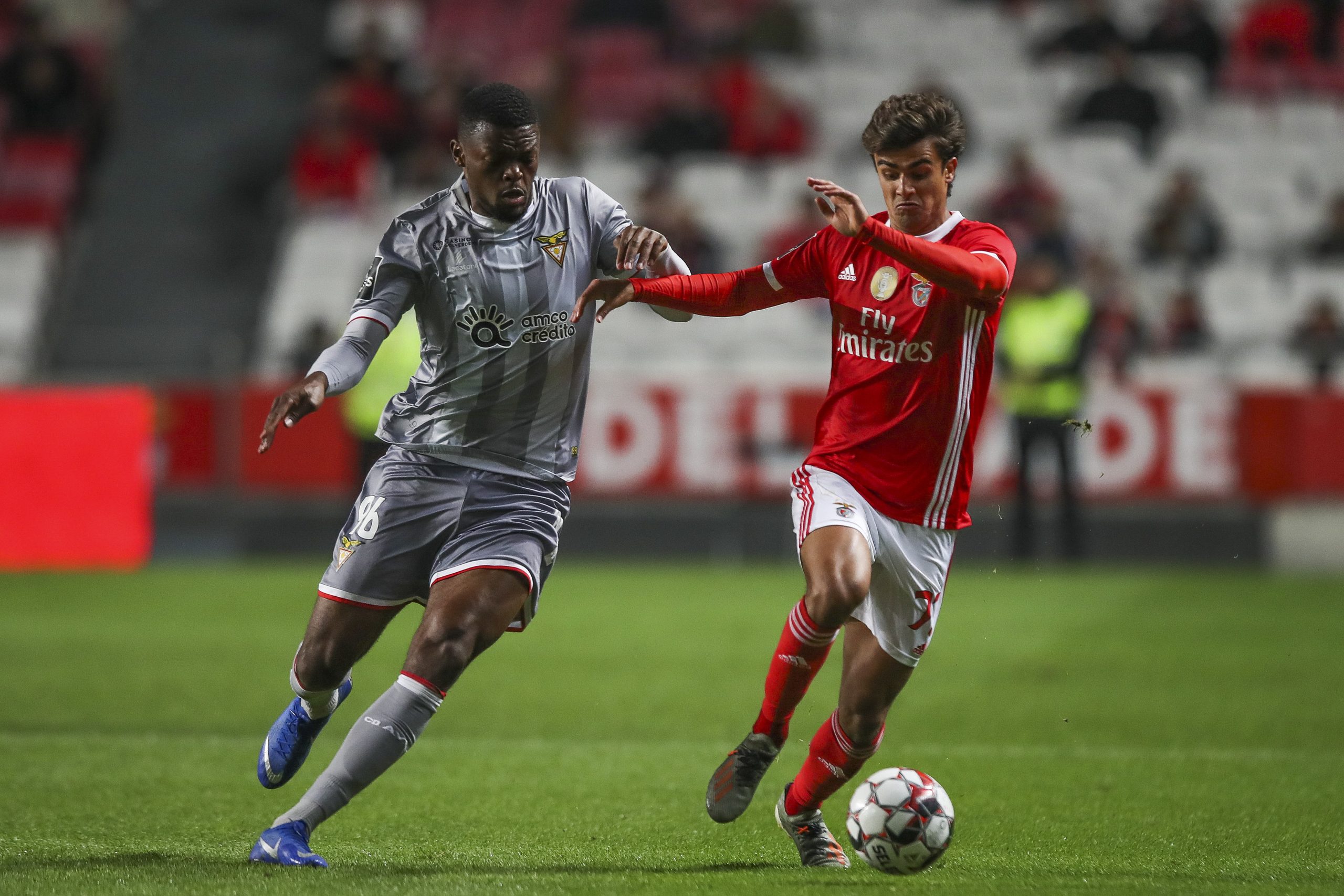 Jota renova contrato com o Benfica até 2024