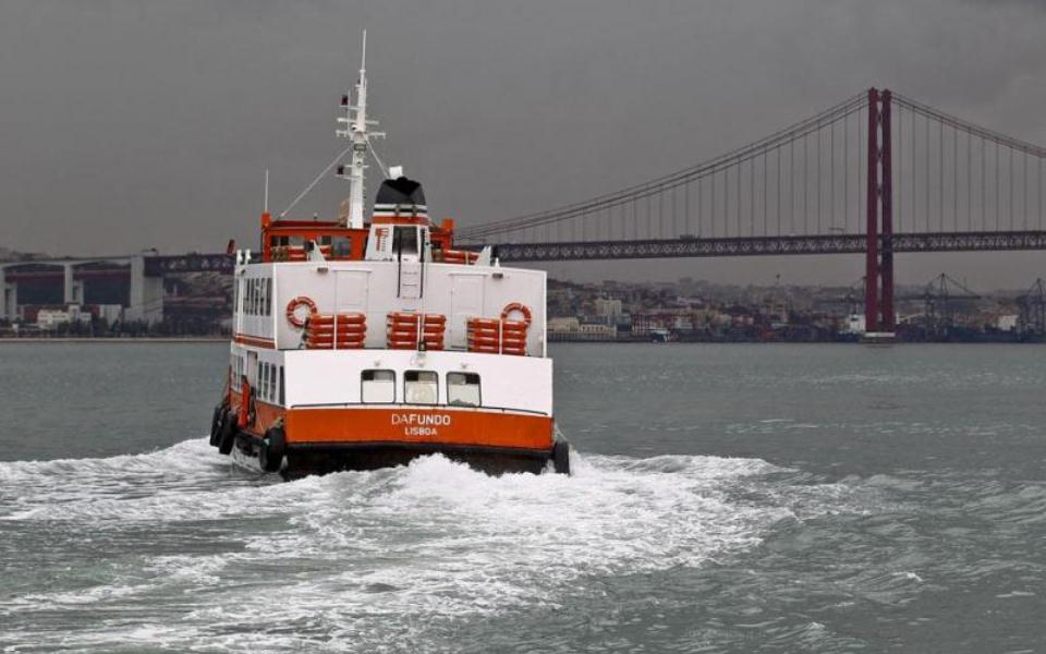 Lisboa: Utentes queixam-se de que transporte fluvial na região “vai de mal a pior”