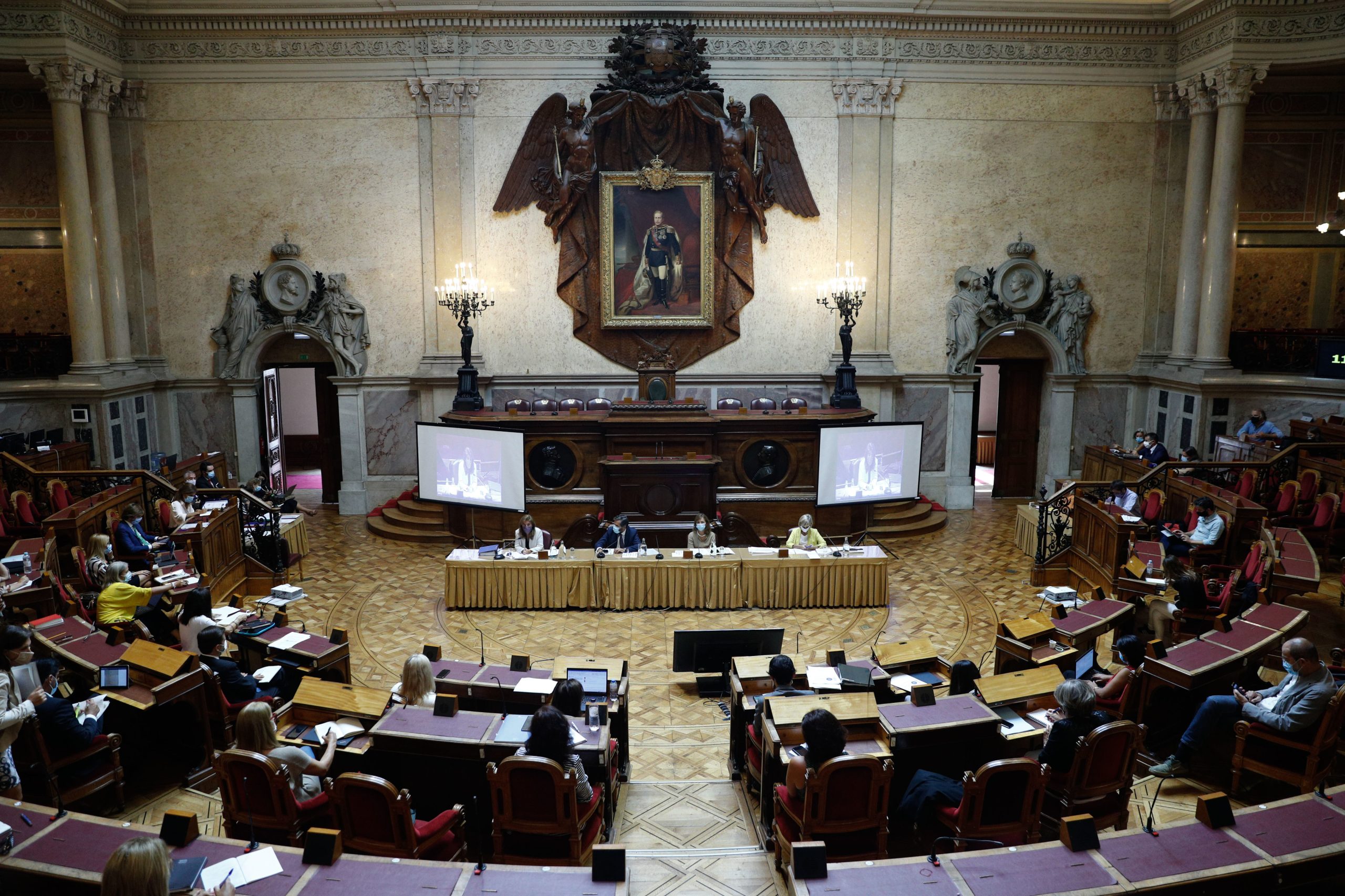 Jamila Madeira, Susana Amador e José Apolinário (PS) de regresso à Assembleia da República, Marina Gonçalves sai