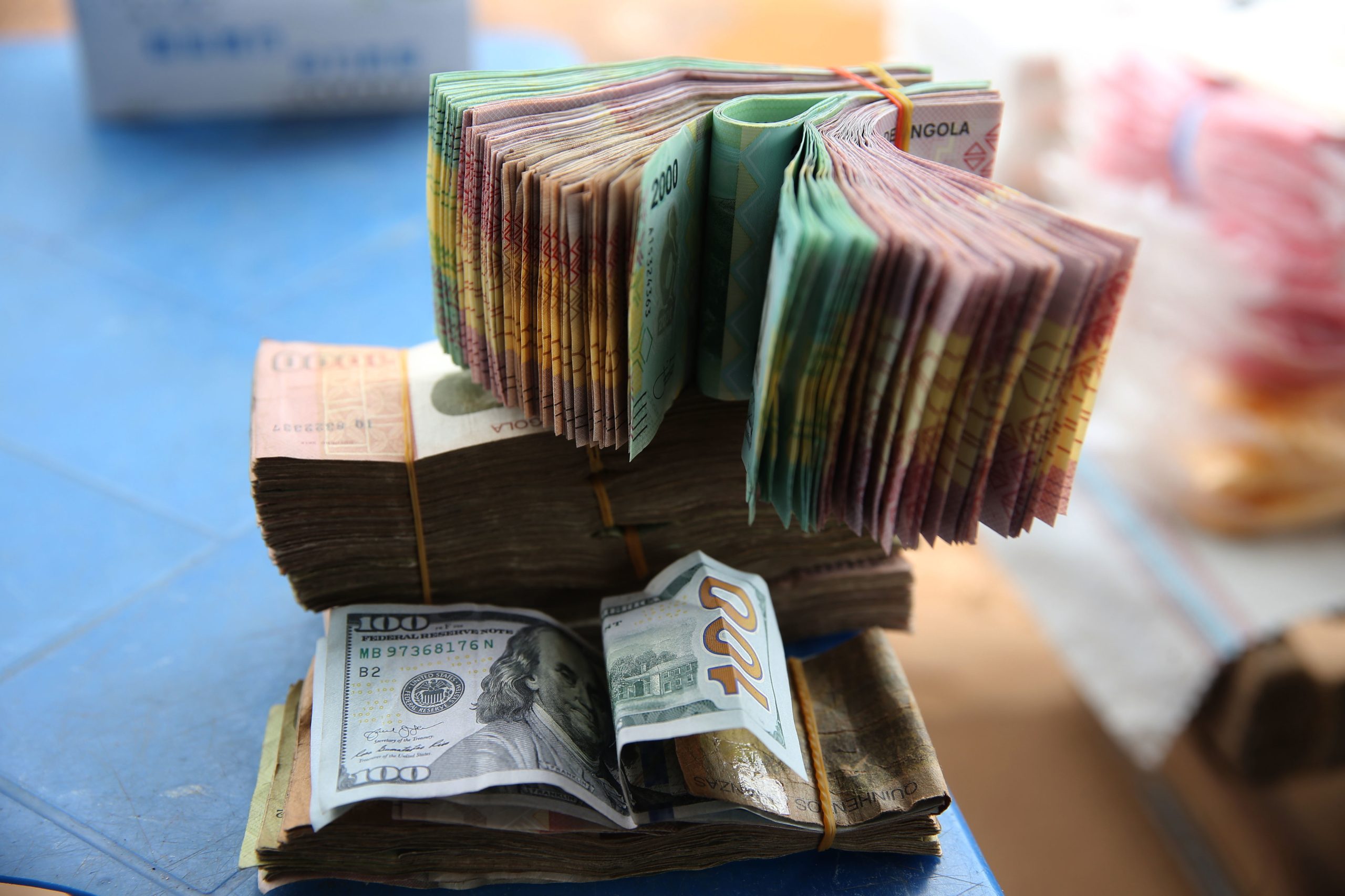 Angola encaixou mil milhões de euros em três anos com privatizações