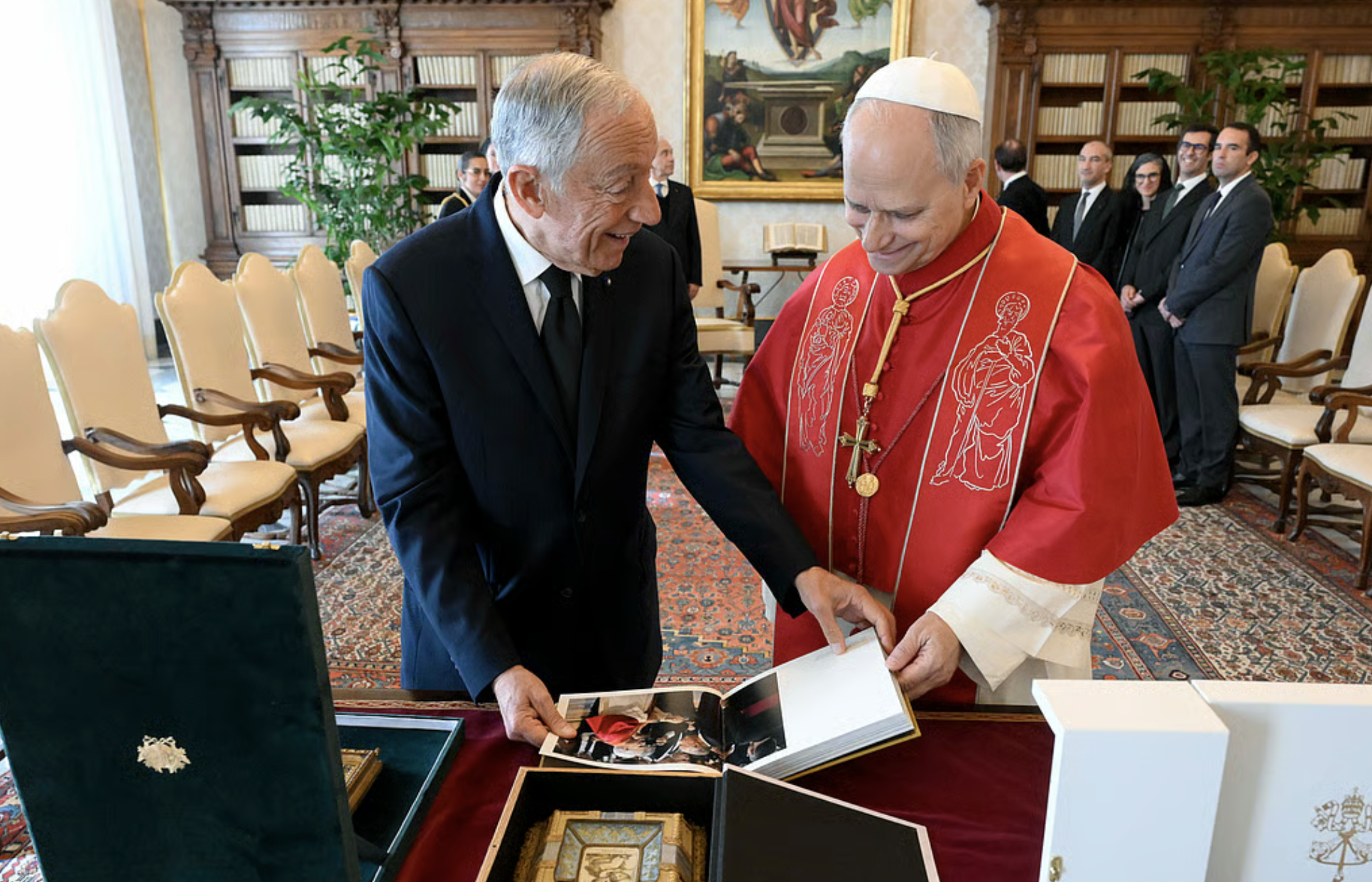 Marcelo Rebelo de Sousa reúne-se a sós com o Papa Leão XIV no Vaticano