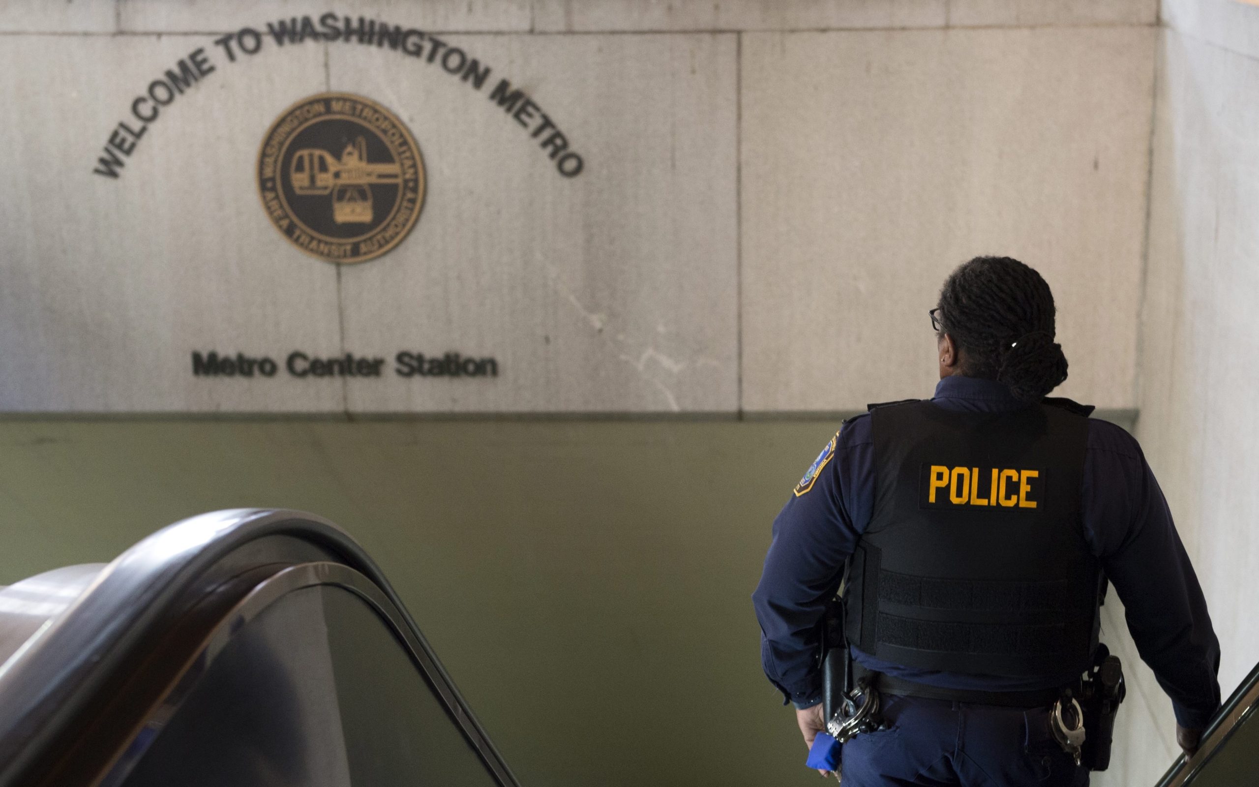 EUA: Polícia de Washington divulga imagens de negro morto a tiro