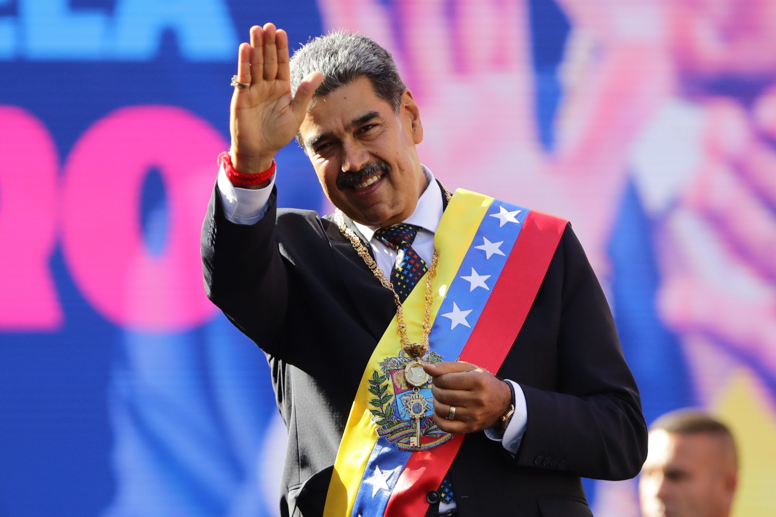Maduro pediu e Rússia admite possível ajuda à Venezuela