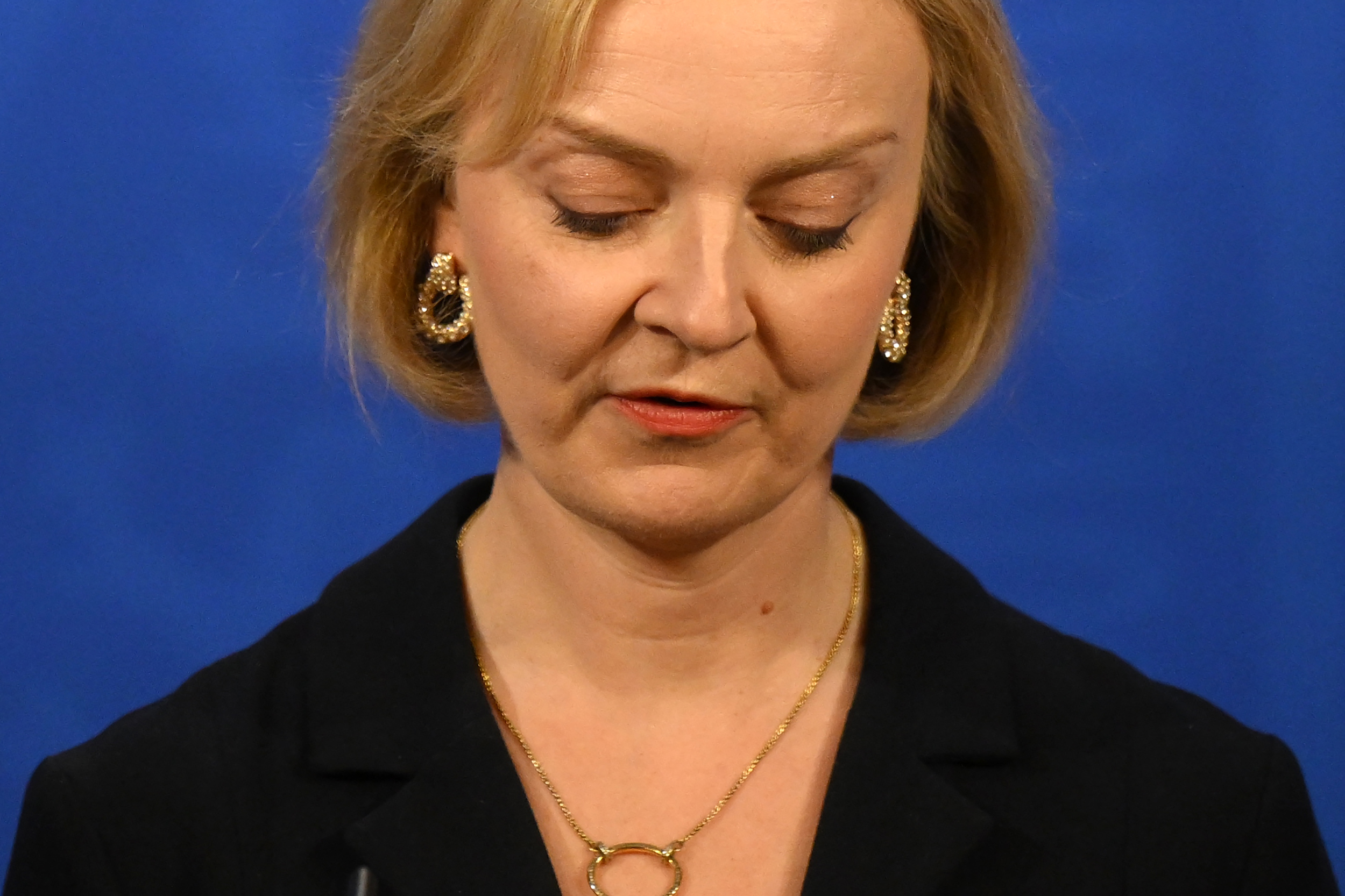 Quanto tempo dura Liz Truss? Primeira-ministra britânica luta para permanecer no cargo