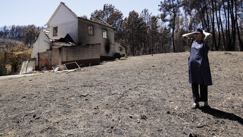 Incêndios: Governo desconhece situações de famílias a viver em ‘roulottes’ e tendas