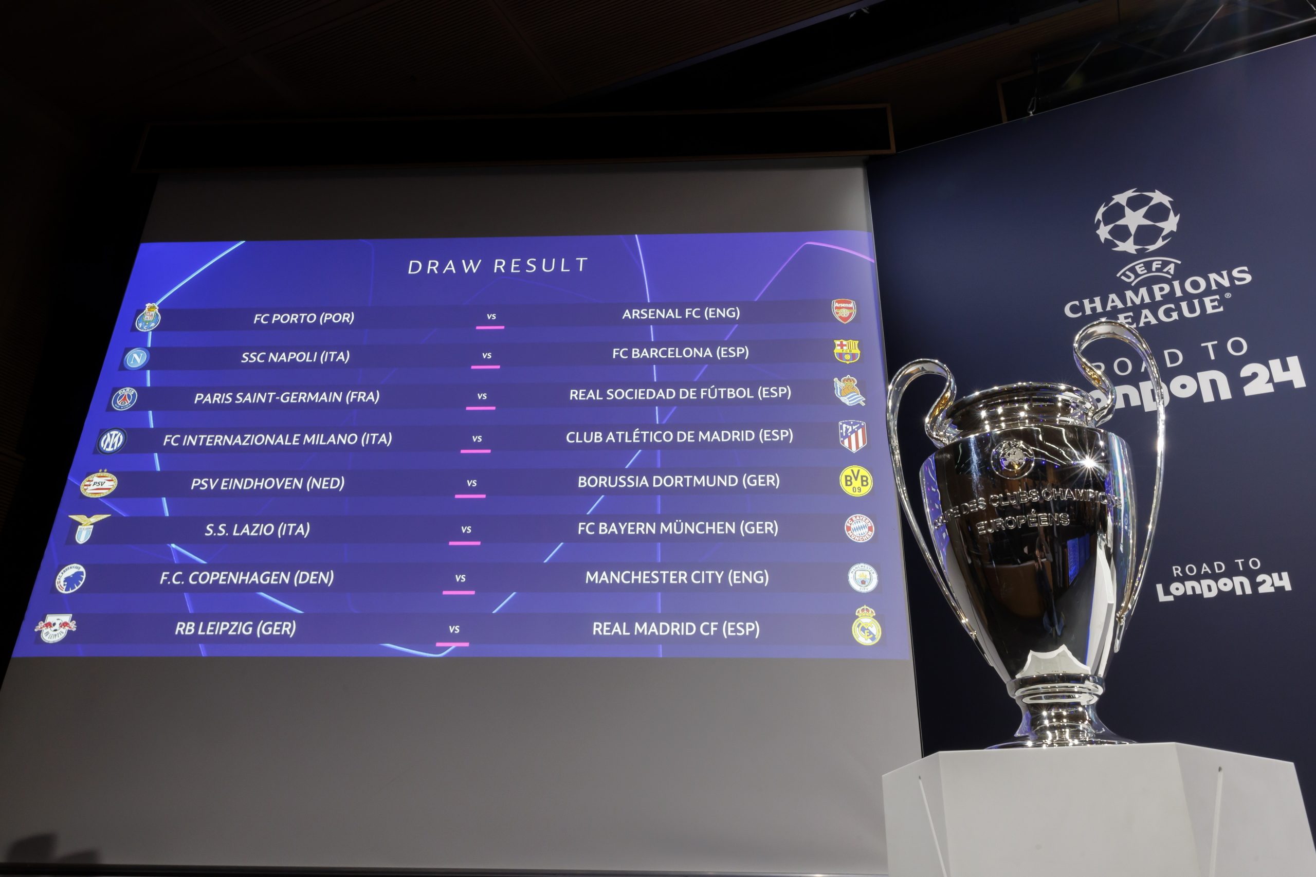 FC Porto defronta Arsenal nos oitavos de final da Liga dos Campeões
