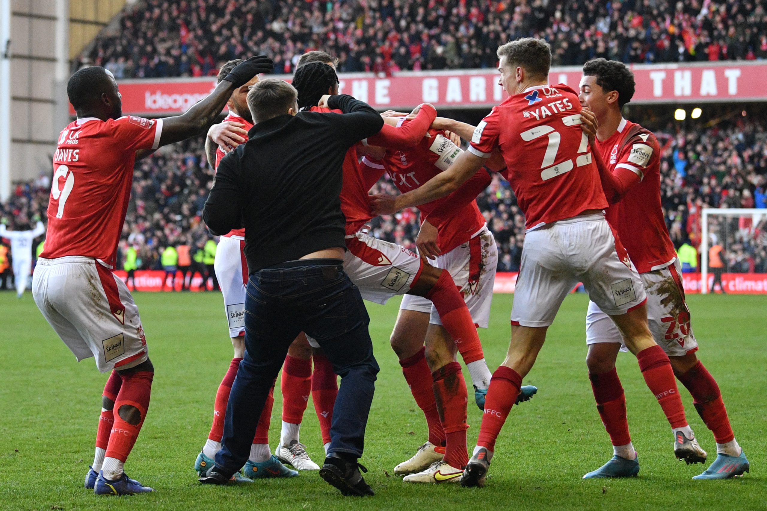 Polícia prende adepto do Leicester que agrediu futebolistas do Nottingham Forest
