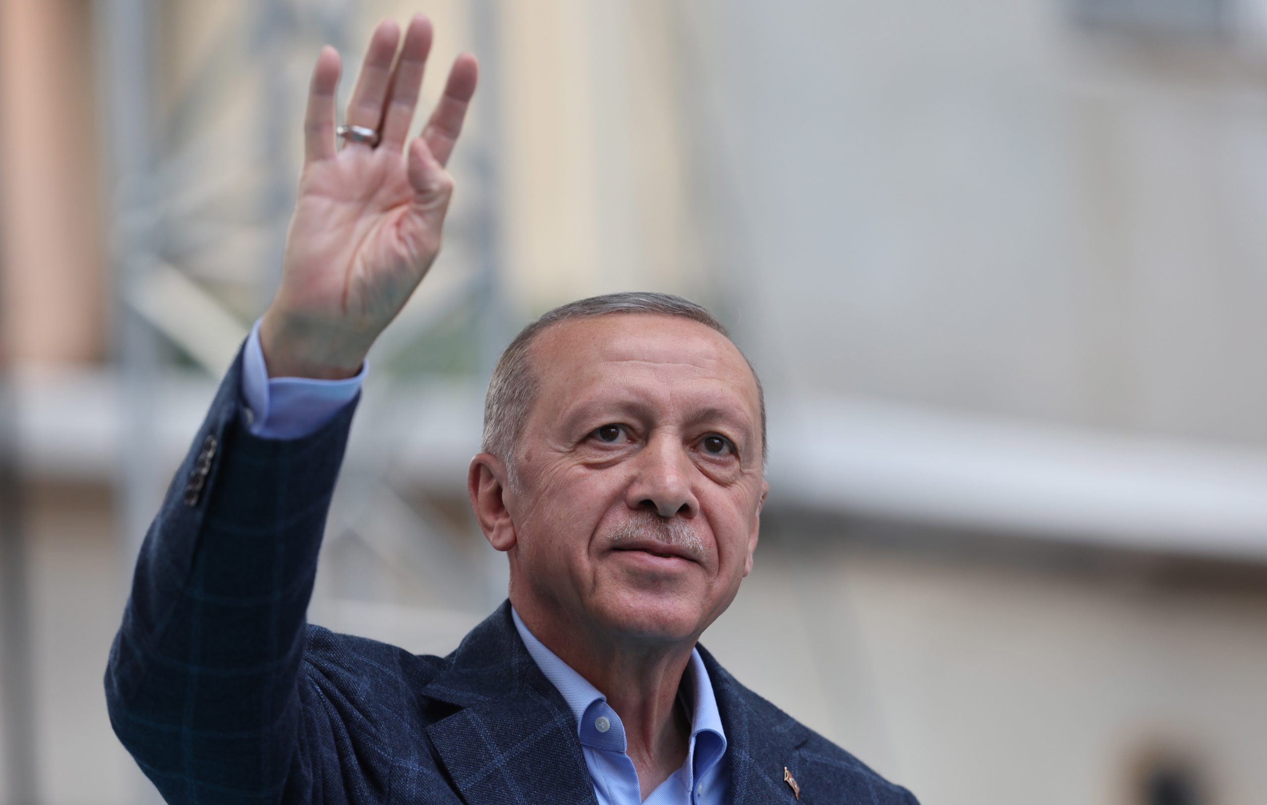 Turquia: Mais cinco anos para Erdogan, que venceu eleições com 52% dos votos