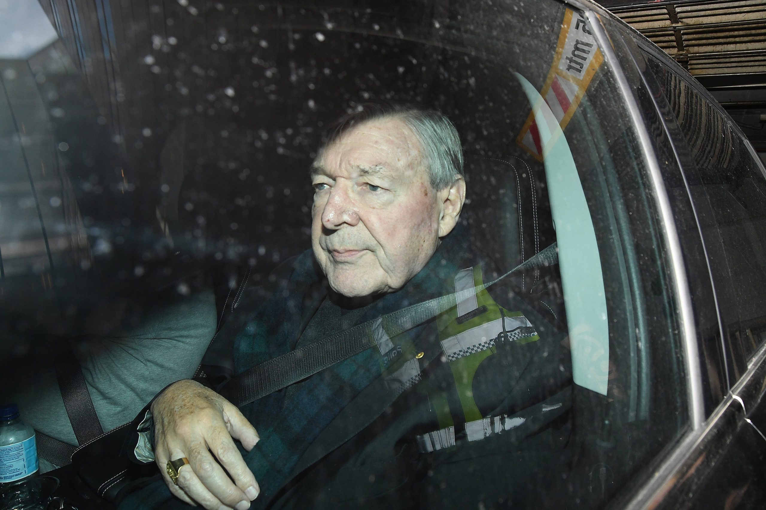 Vaticano recorda que cardeal George Pell está a cumprir licença para se poder defender