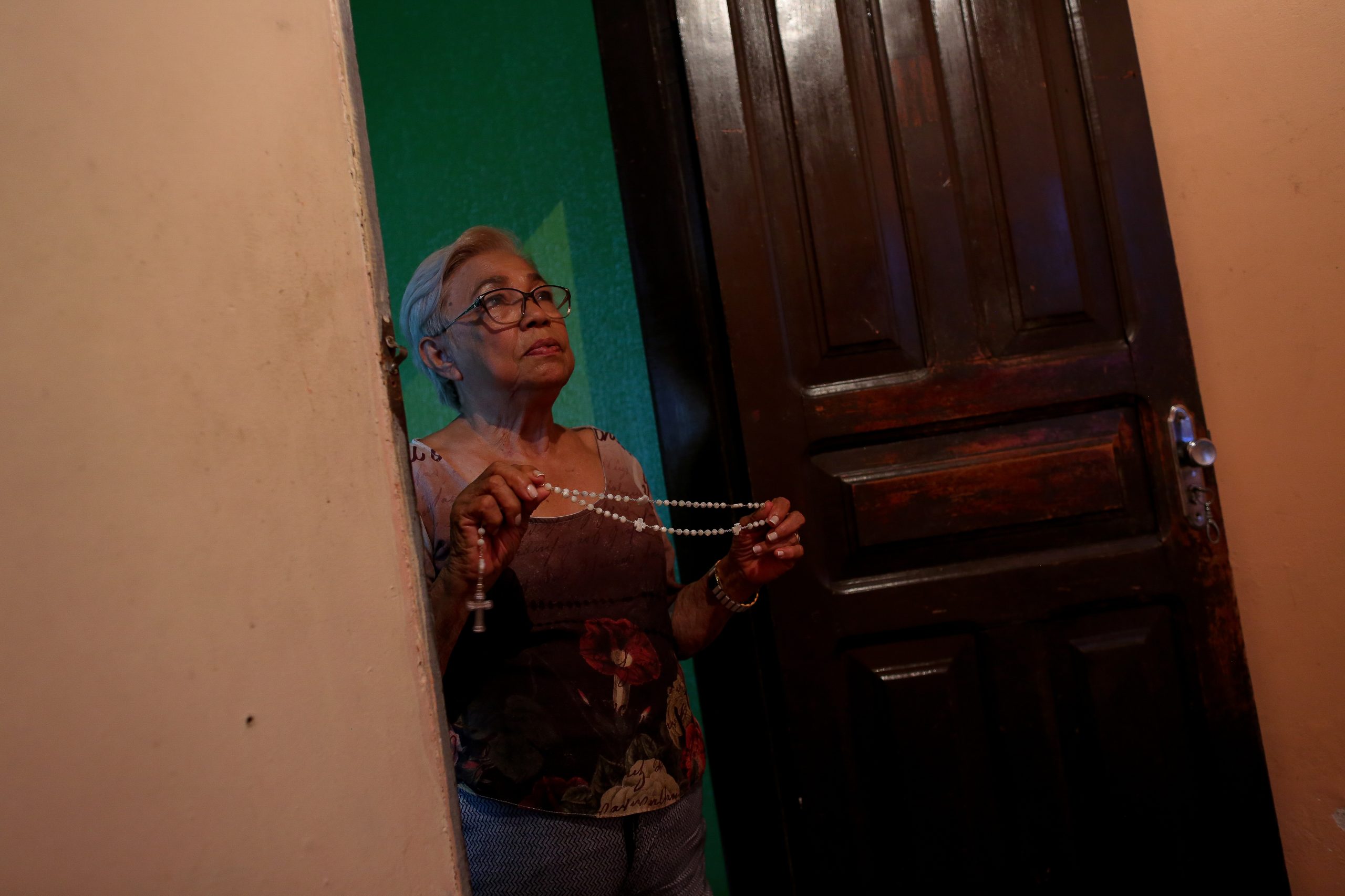 Brasil: Maria, a agonia de perder cinco parentes para a covid-19, que deixa Manaus de luto