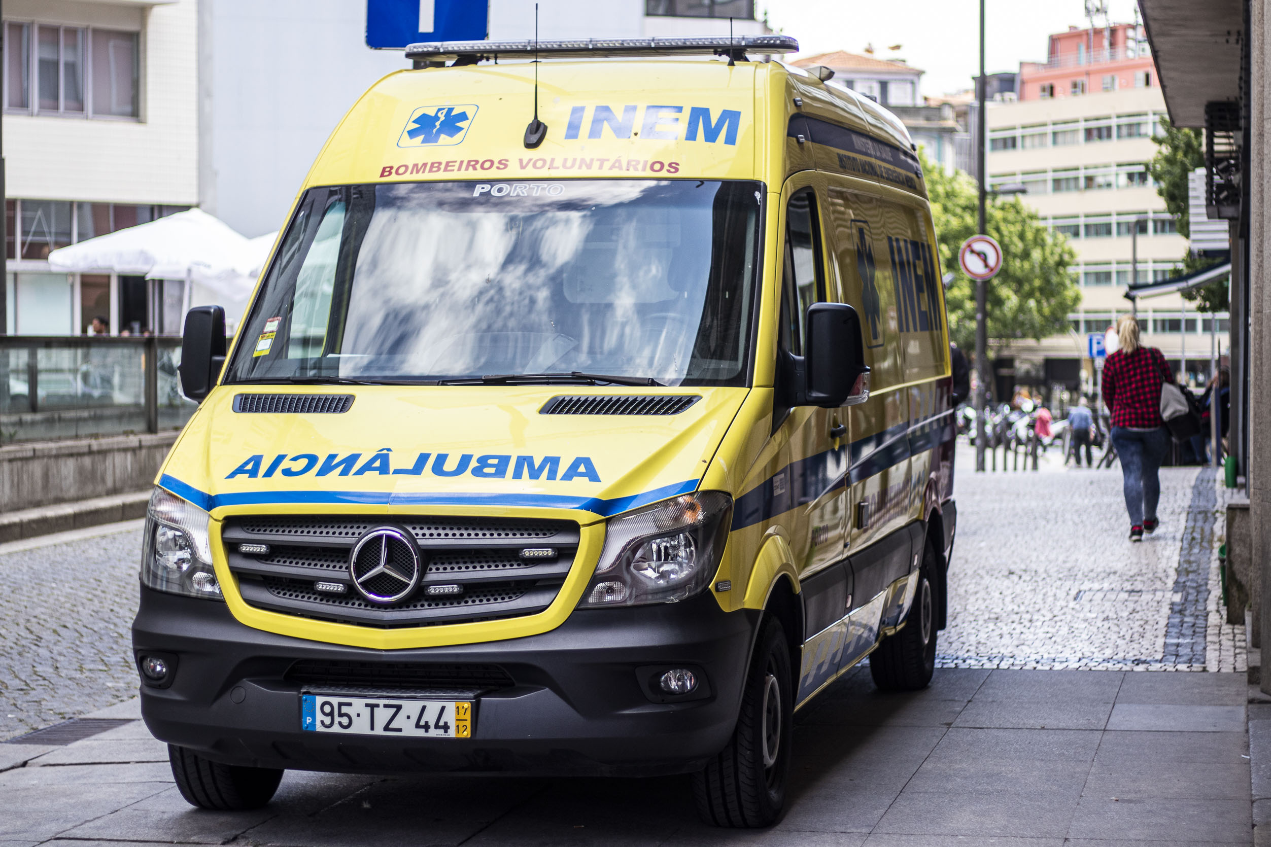 Queda de muro de suporte provoca um morto e um ferido grave em Amarante
