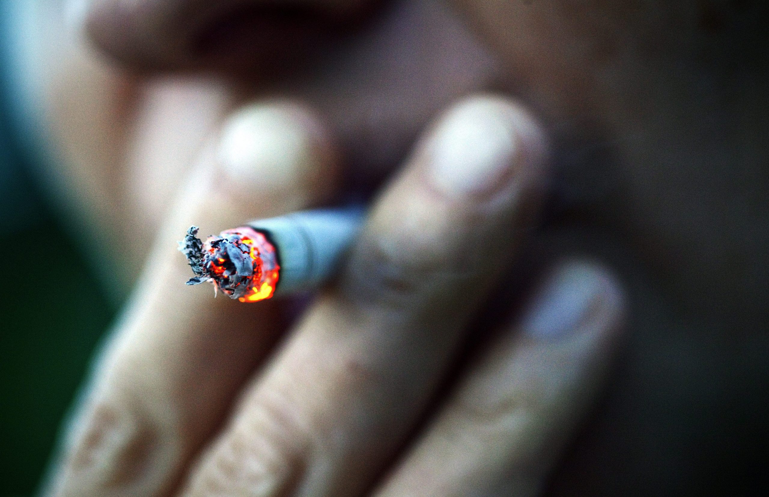 Deputados mudam lei do tabaco, entidades da Saúde lamentam oportunidade perdida